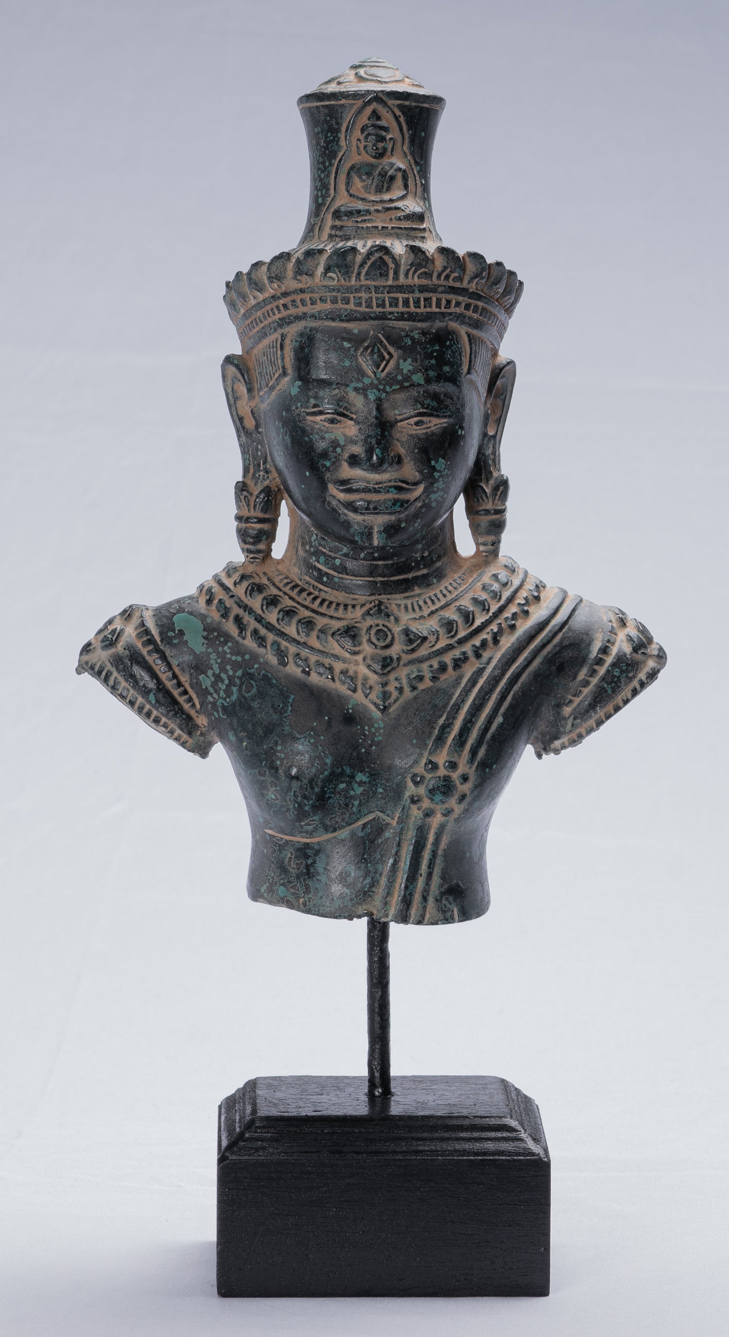 Statue de Lokeshvara – Torse de Lokeshvara de style Bayon en bronze monté de style khmer antique – 37 cm/15"