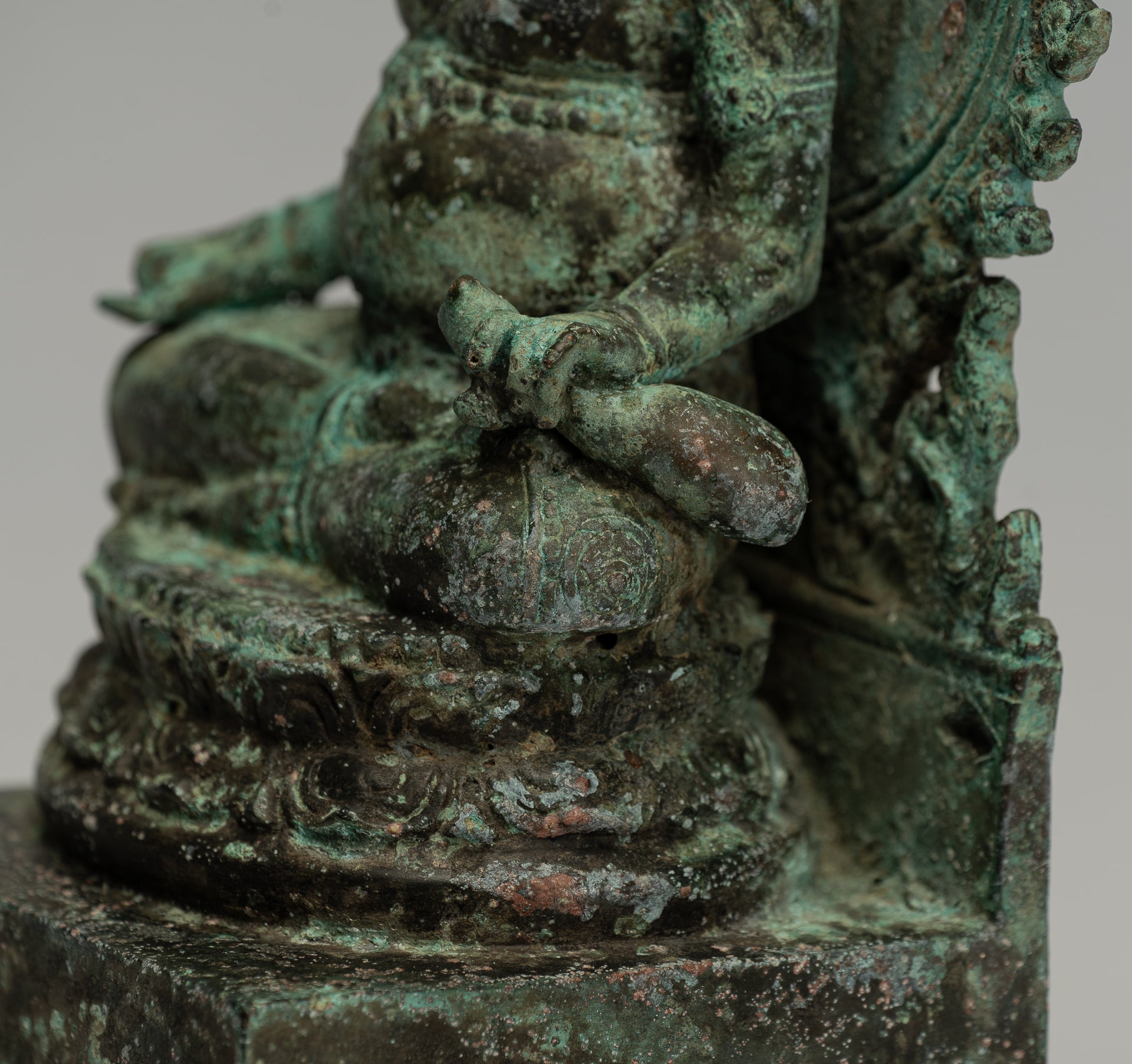 Statua di Jambhala - Antique Java Majapahit Style Seduto statua di Jambhala God of Wealth - 27cm/11 "