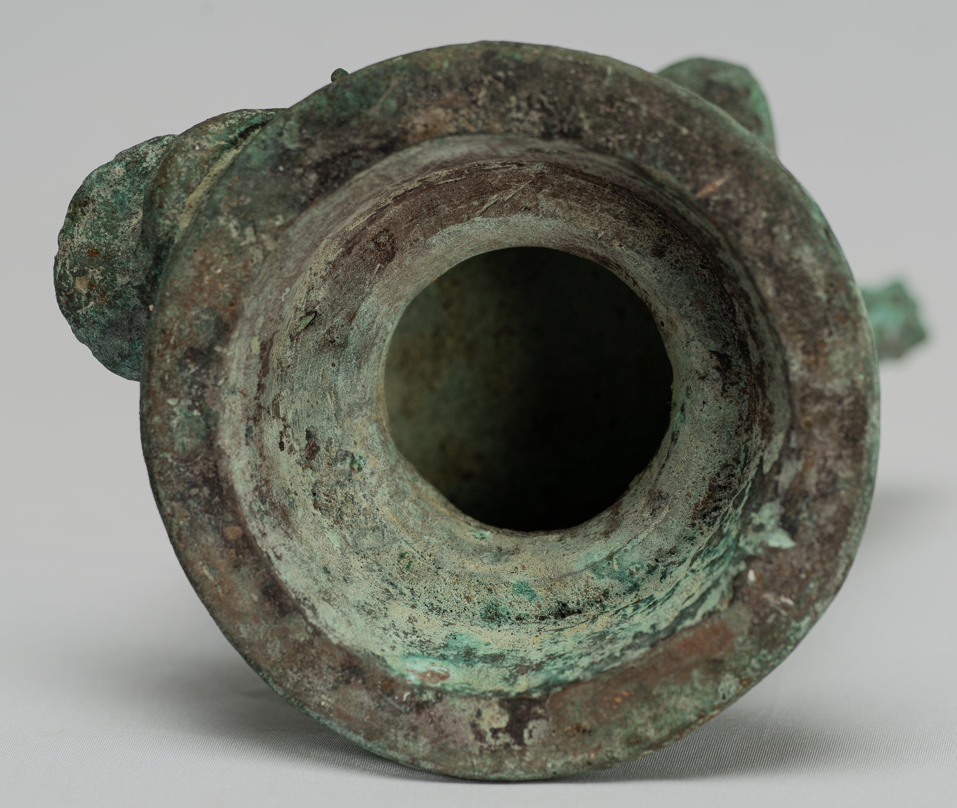 Tara-Statue – Majapahit sitzende Bronze-Devi-Tara-Statue im antiken Java-Stil – 20,5 cm