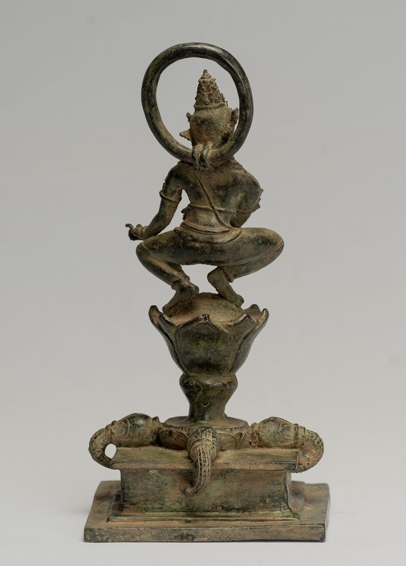 Tara-Statue – Majapahit sitzende Bronze-Devi-Tara-Statue im antiken Java-Stil – 26 cm.