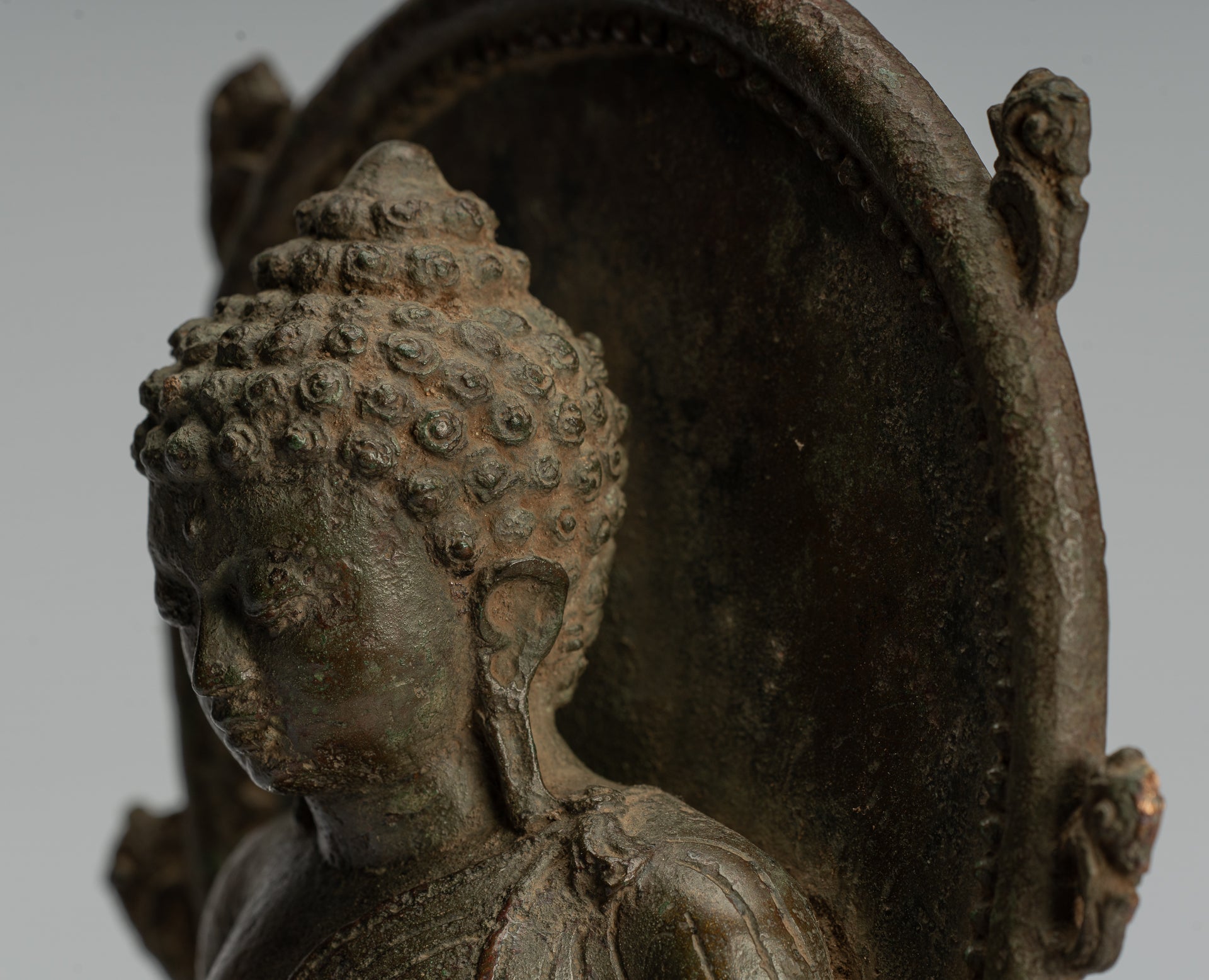 Statue di Buddha - Antique in stile indonesiano seduto l'Illuminismo giavanese Buddha - 25 cm/10 "