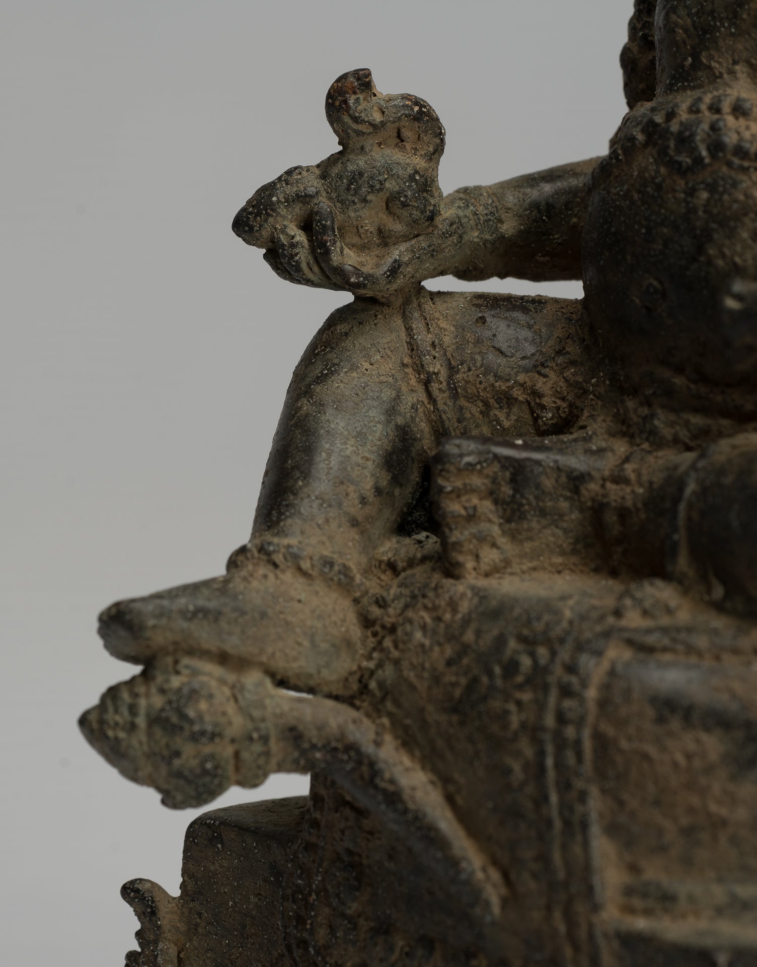 Statua di Jambhala - Antique Java Majapahit Style Seduto statua di Jambhala God of Wealth - 20cm/8 "