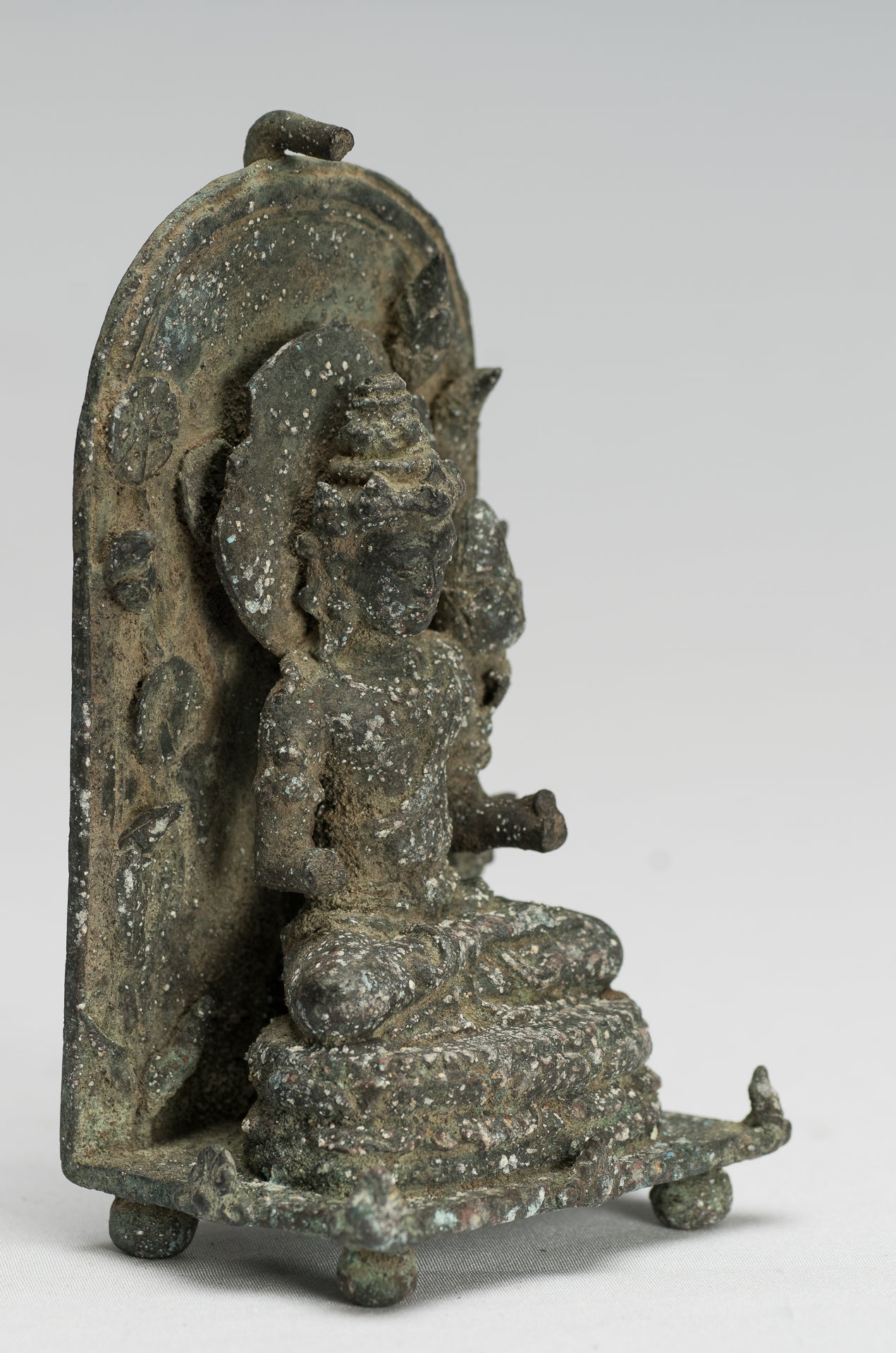 Tara-Statue – Majapahit sitzende Bronze-Devi-Tara-Statue im antiken Java-Stil – 14 cm.