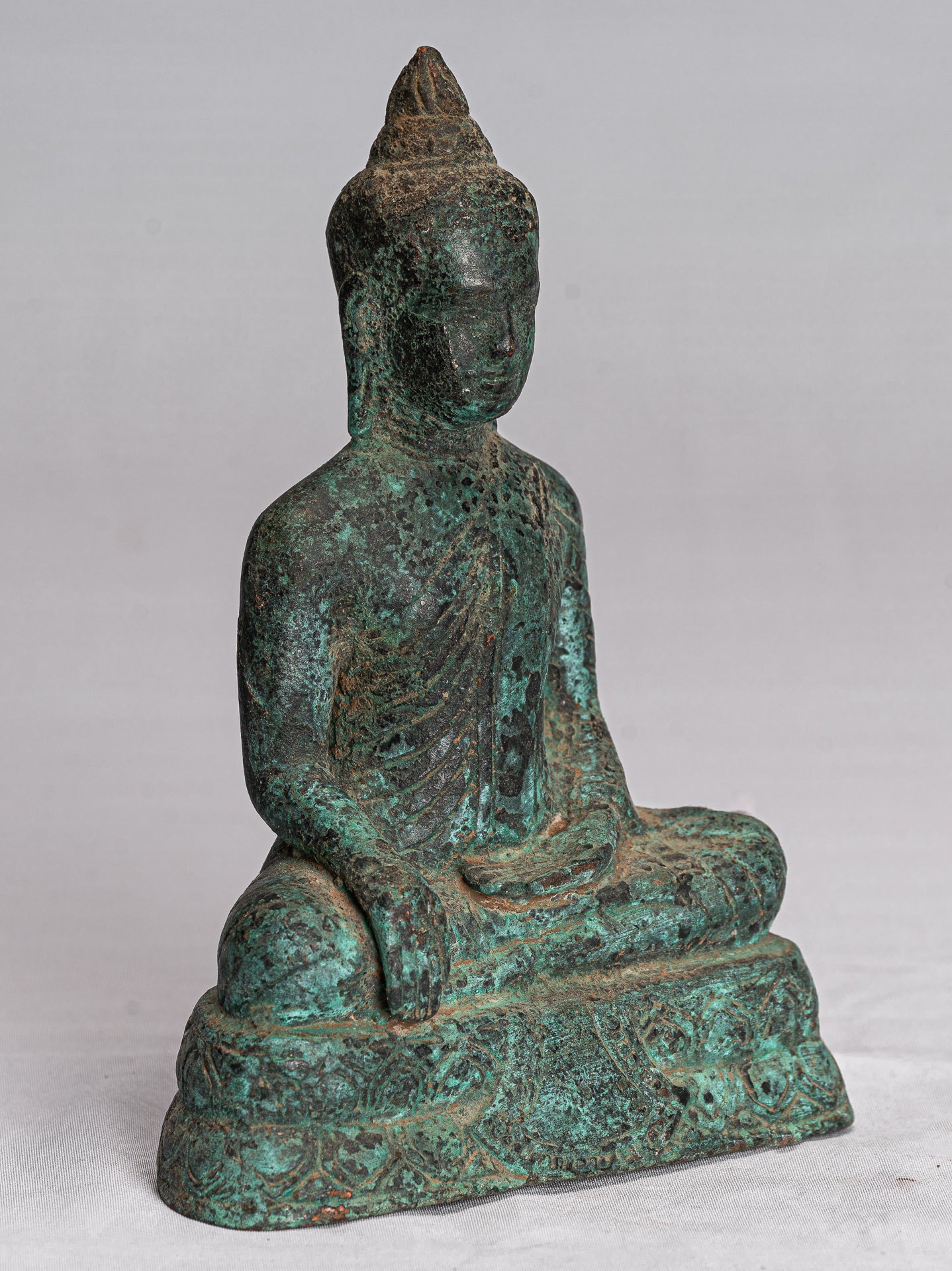 Buddha Statue-Antike Khmer Style Bronze Seated Enlightenment Angkor Buddha Statue -16cm/6 "