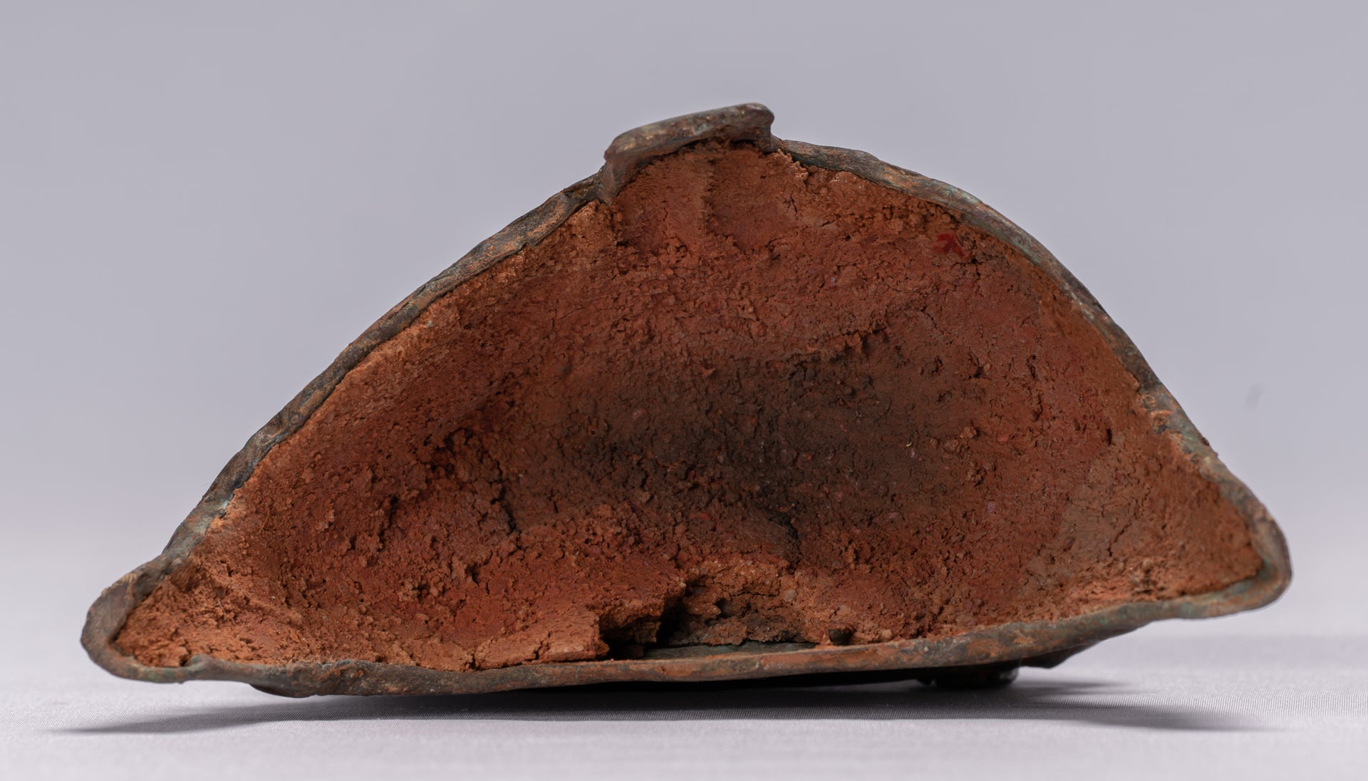 Statue de Bouddha – Statue antique de Bouddha assis de style Ayutthaya – 29 cm.