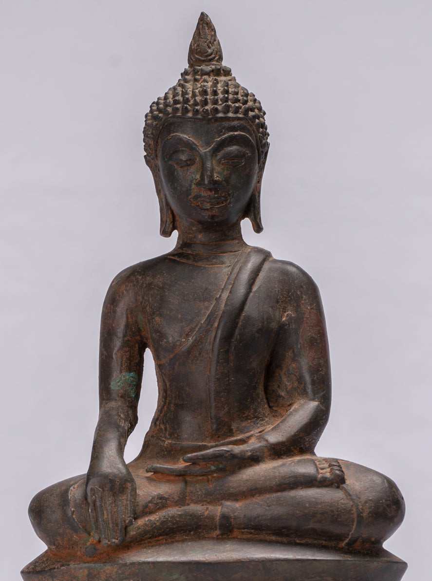 Statue de Bouddha – Statue antique de Bouddha assis de style Ayutthaya – 29 cm.
