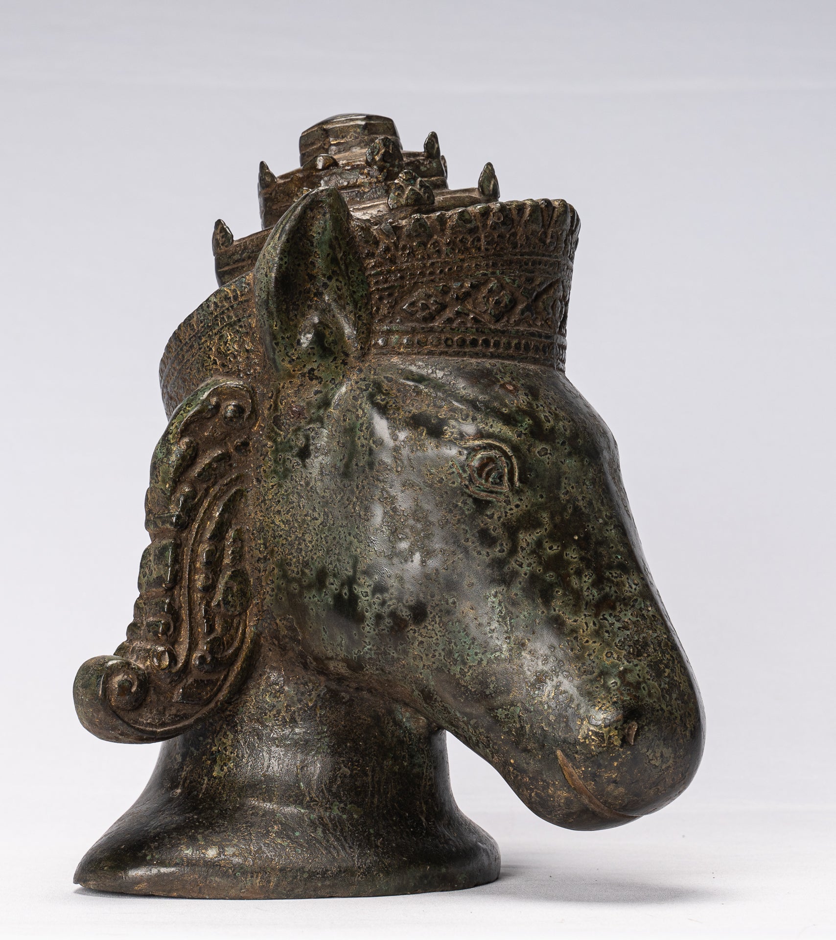 Antikes Bronze-Hayagriva-Kalkin-Pferd von Vishnu im Khmer-Stil – 29 cm.
