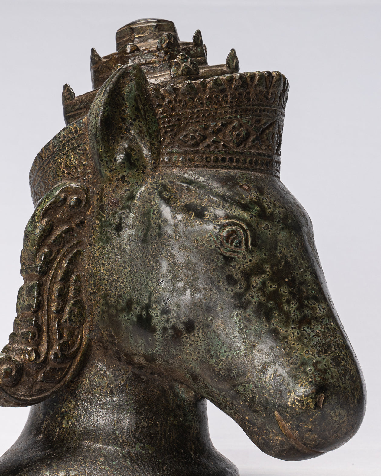 Antikes Bronze-Hayagriva-Kalkin-Pferd von Vishnu im Khmer-Stil – 29 cm.