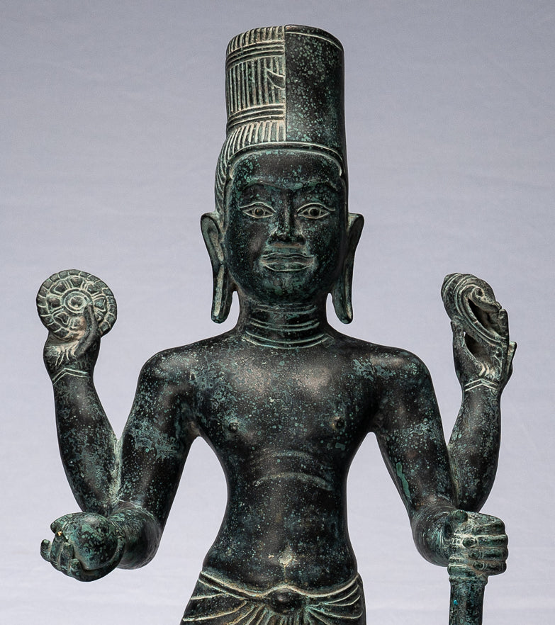 Harihara – Antiker Bronze-Khmer-Hari-Hara oder Vishnu und Shiva im Phnom-Da-Stil – 57 cm.