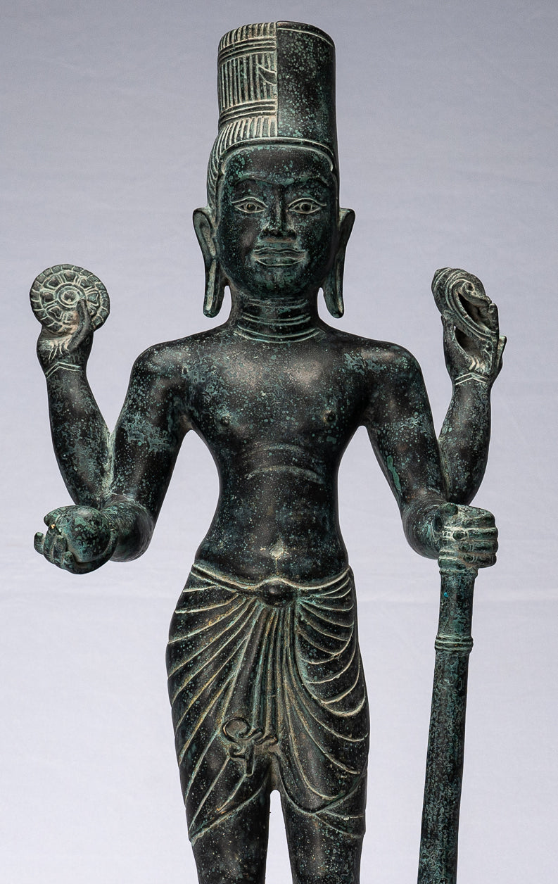Harihara – Antiker Bronze-Khmer-Hari-Hara oder Vishnu und Shiva im Phnom-Da-Stil – 57 cm.