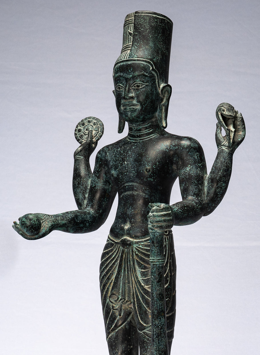 Harihara – Antiker Bronze-Khmer-Hari-Hara oder Vishnu und Shiva im Phnom-Da-Stil – 57 cm.