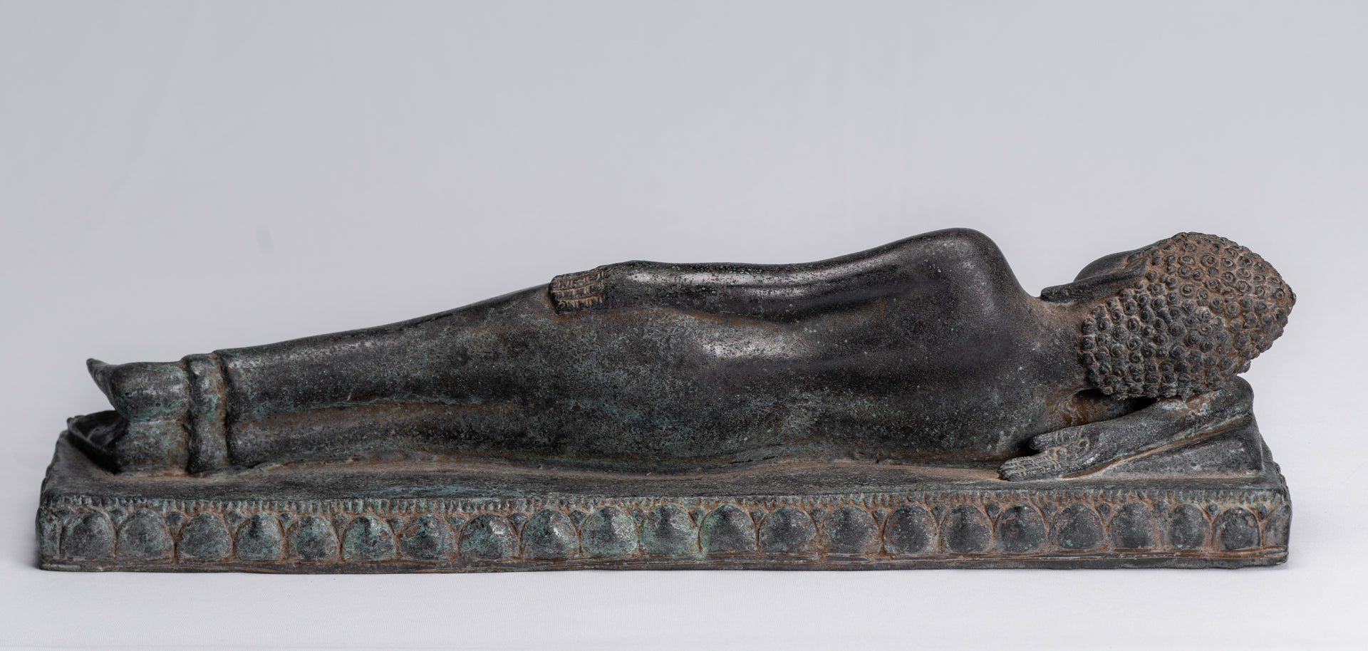 Statua Buddha - Antique Thai Style SE Asia Bronzo Reclinante Nirvana Statua Buddha - 42 cm/17 "Long