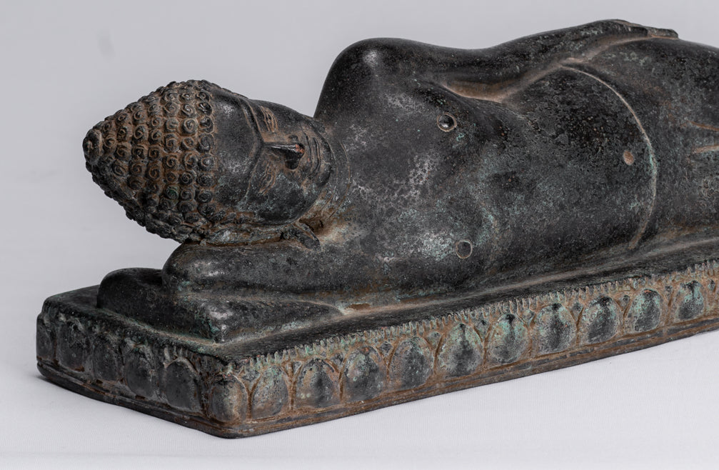 Statua Buddha - Antique Thai Style SE Asia Bronzo Reclinante Nirvana Statua Buddha - 42 cm/17 "Long