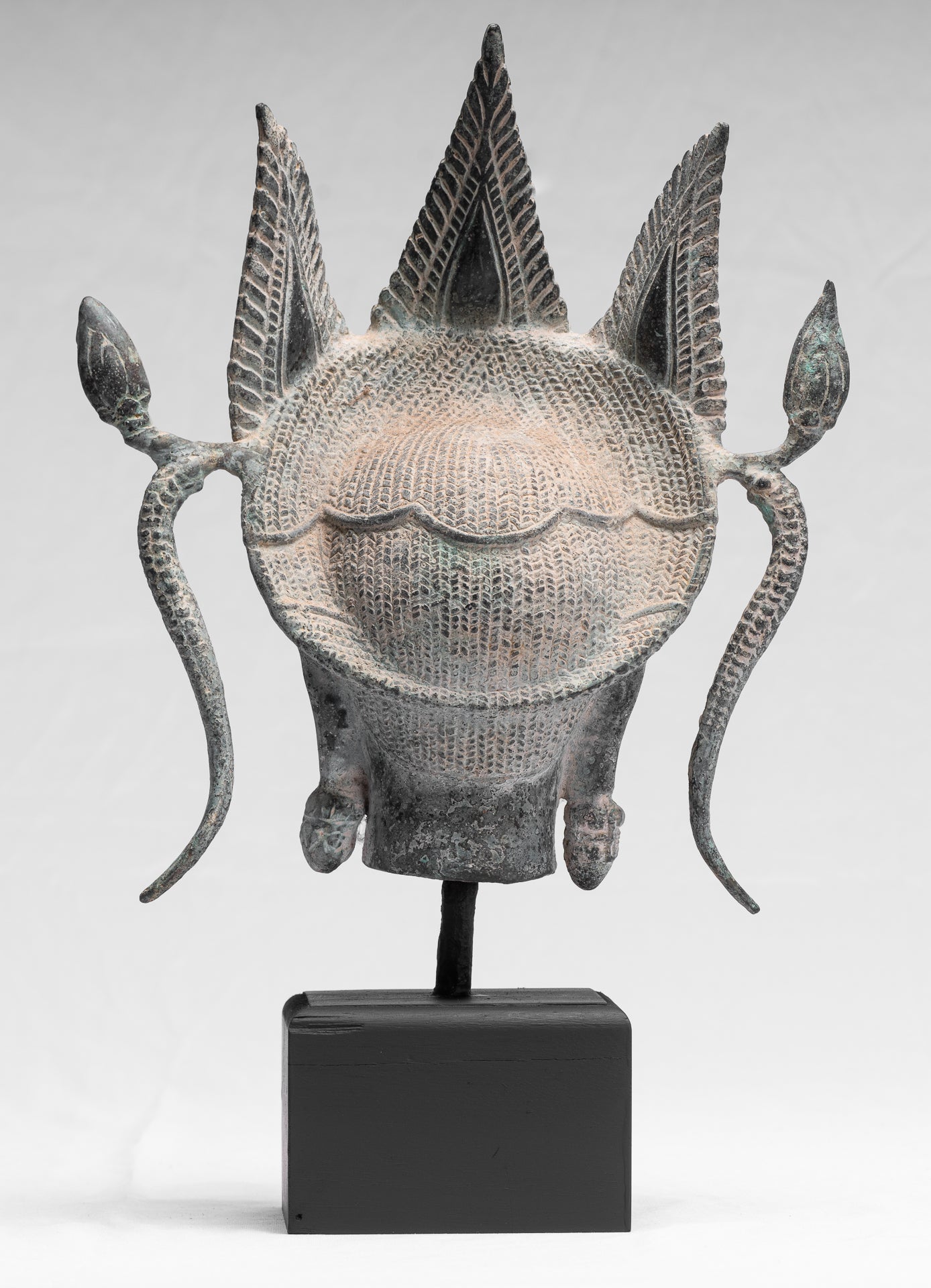 Apsara - Antique Khmer Style Bronze Angkor Wat Apsara o Angel Statue - 39cm/16 "