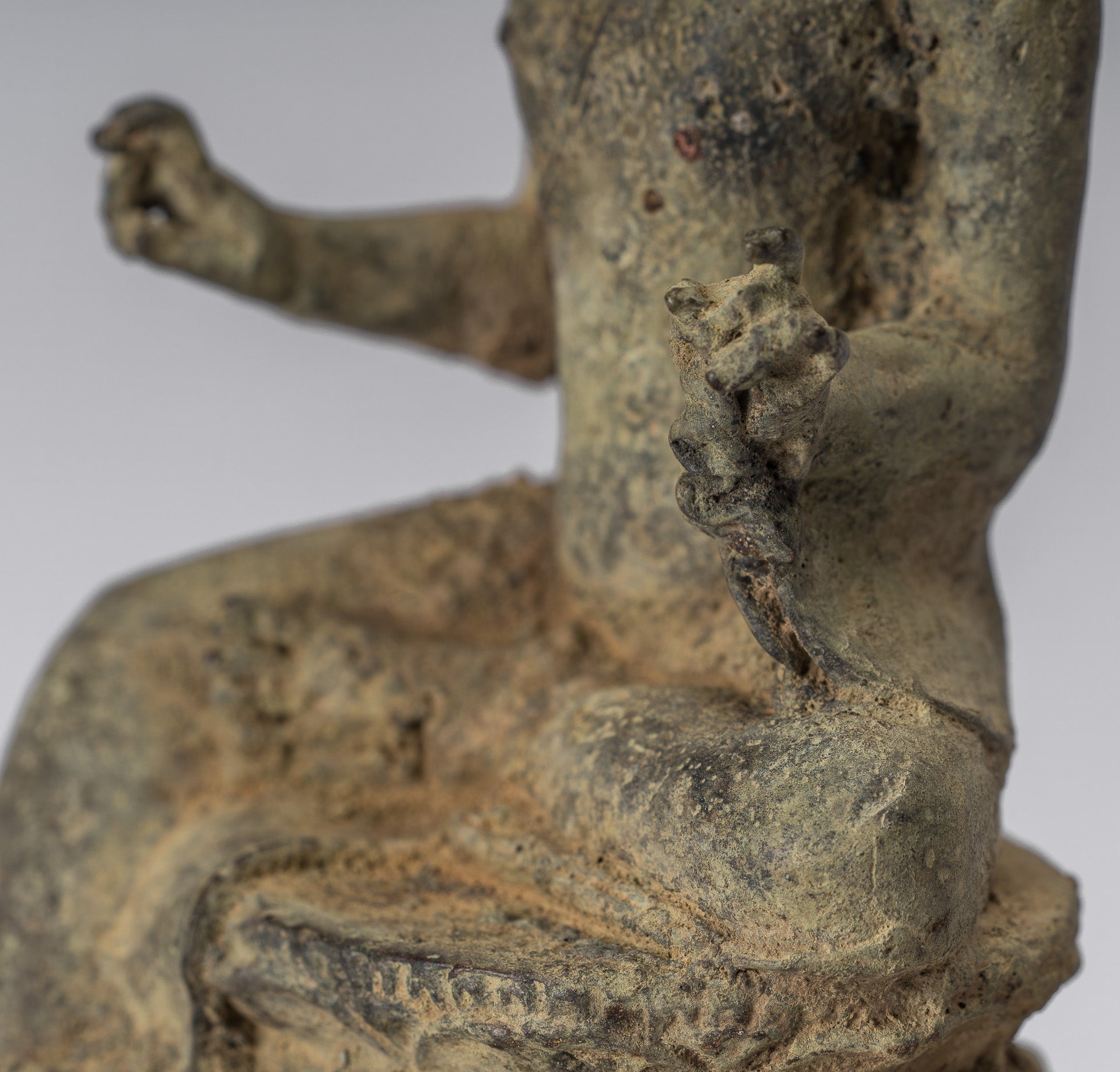 Statue di Buddha - Antique in stile indonesiano seduto bronzo giavanese insegnamento Buddha - 18 cm/7 "