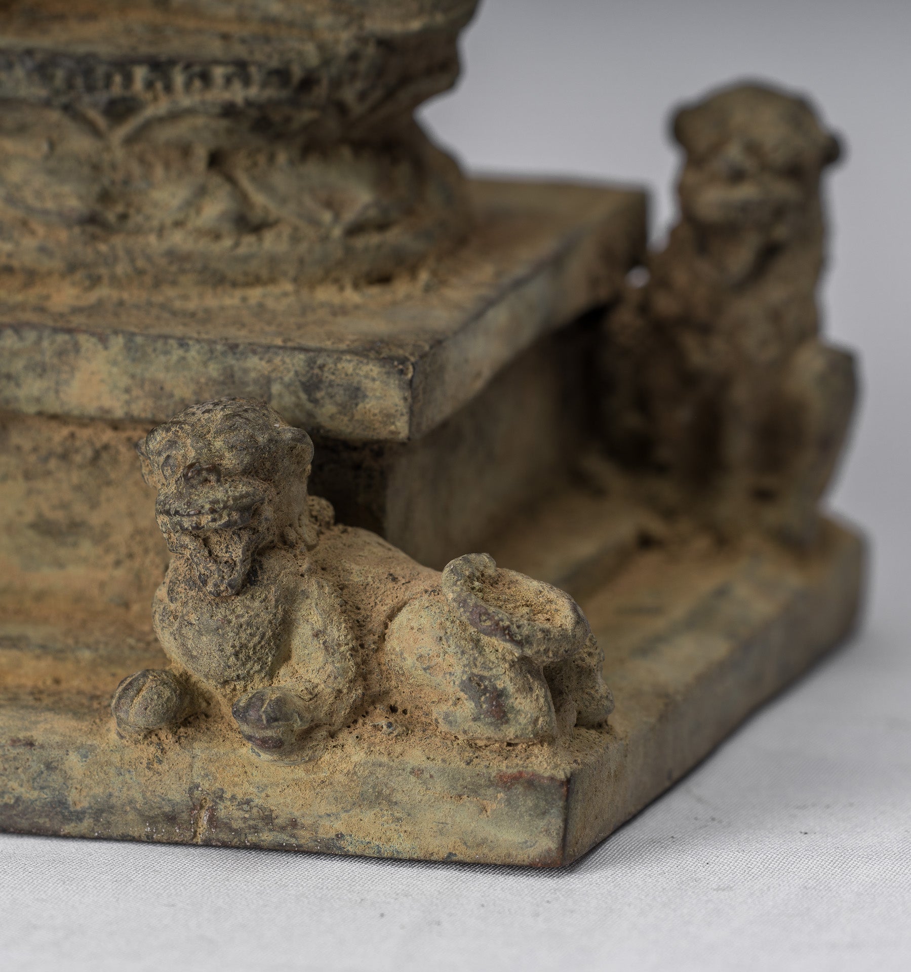 Statue di Buddha - Antique in stile indonesiano seduto bronzo giavanese insegnamento Buddha - 18 cm/7 "