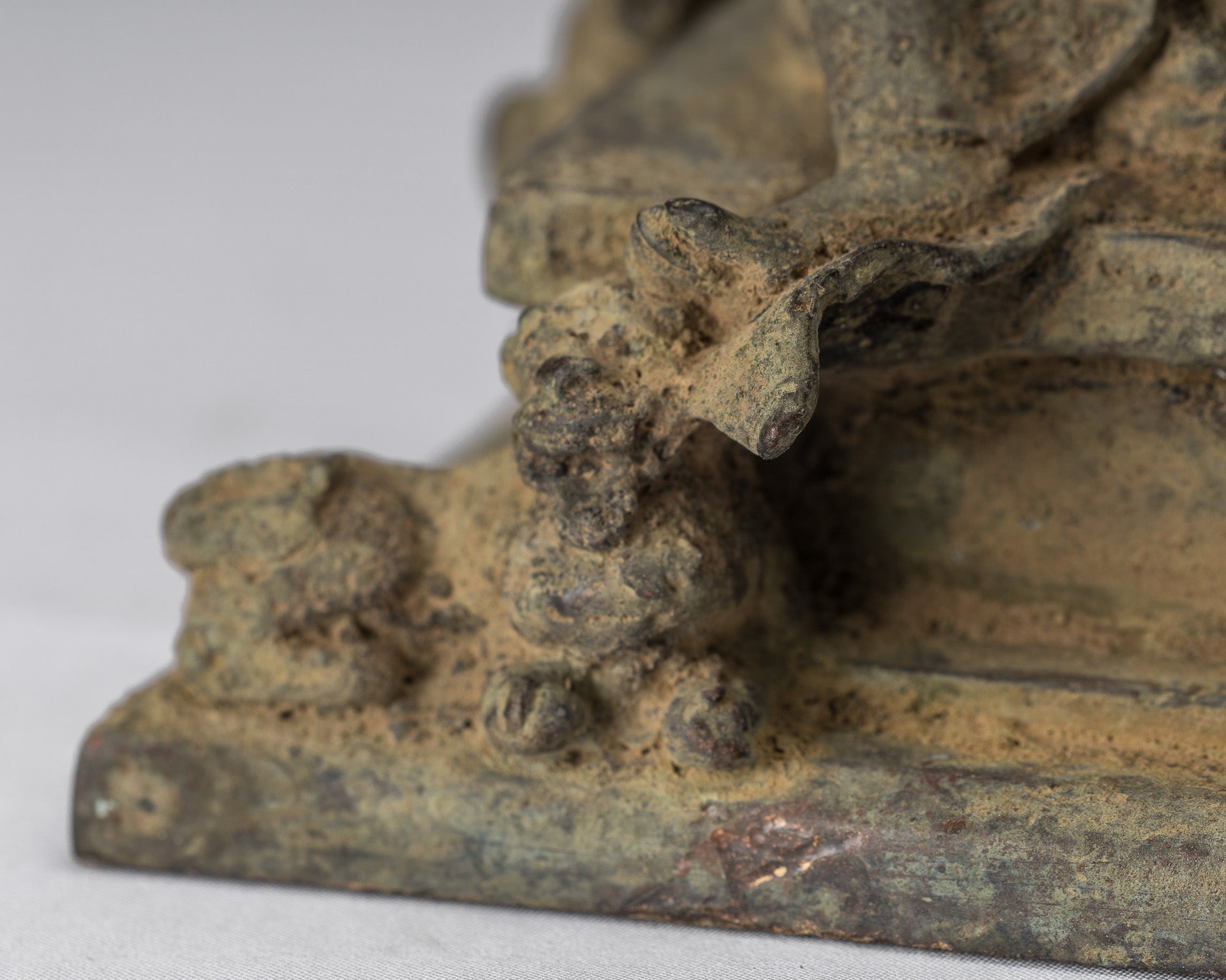 Statue di Buddha - Antique in stile indonesiano seduto bronzo giavanese insegnamento Buddha - 18 cm/7 "