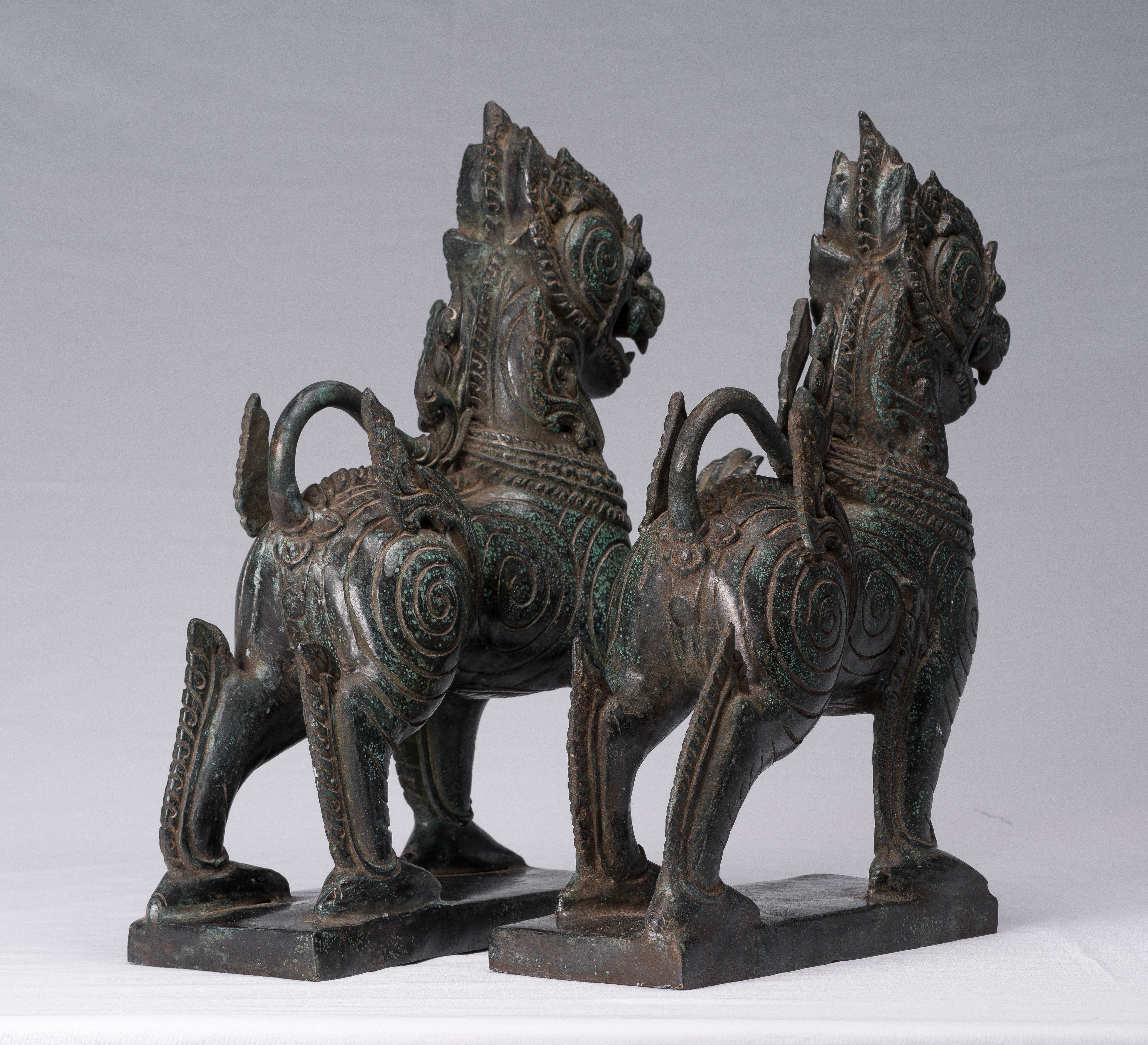 Bronzo di bronzo bronico antico Bronzo in piedi Chinthe Guardian Temple Lions - 37 cm/15 "