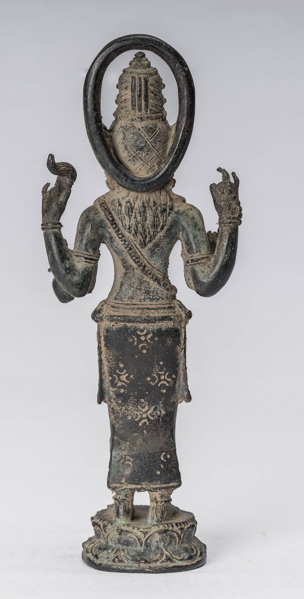 Vishnu-Statue – antike Majapahit-Statue aus Bronze im indonesischen Stil – 22 cm.