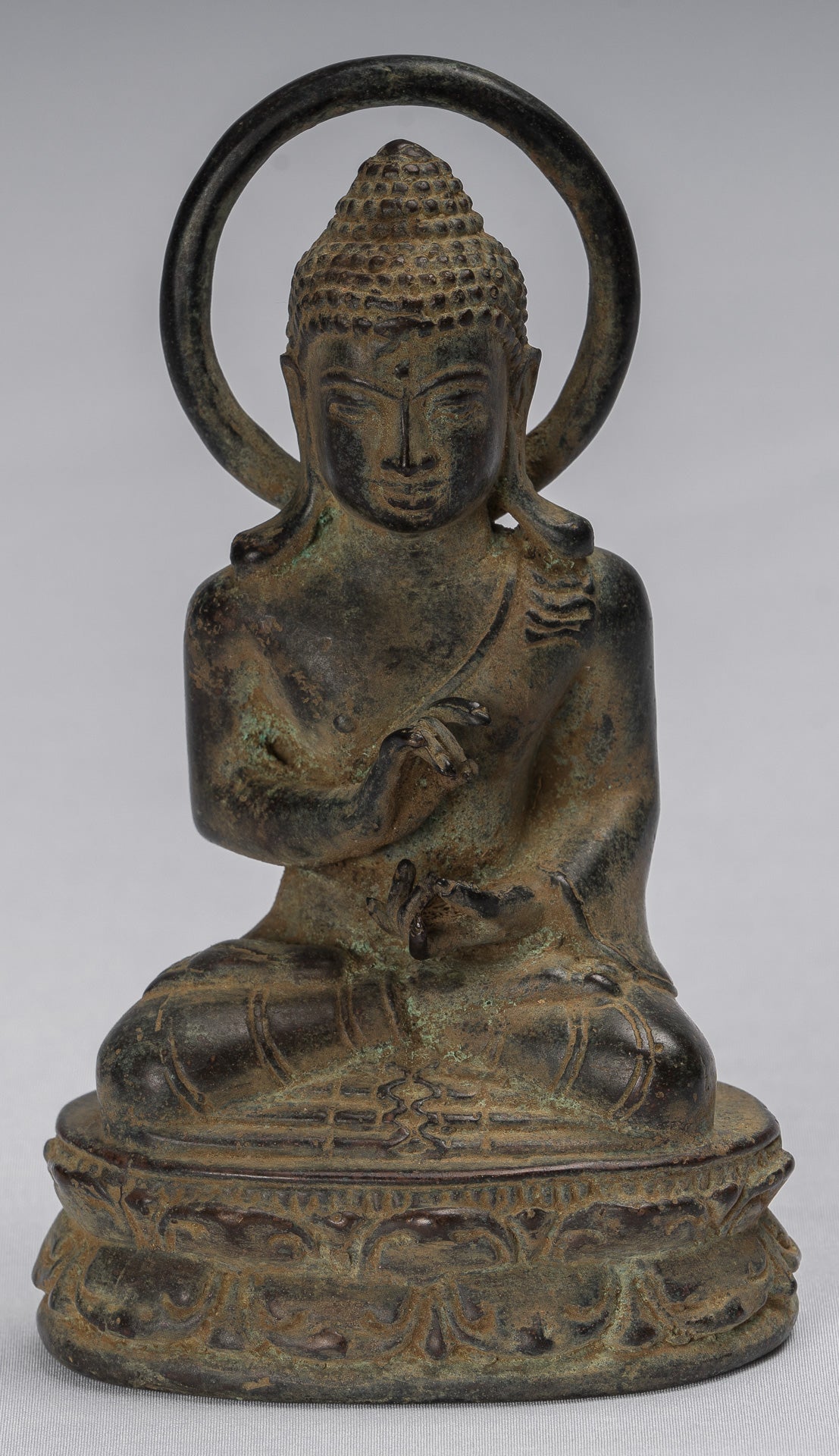Buddha-Statue – sitzender javanischer Lehr-Buddha aus Bronze im antiken indonesischen Stil – 16 cm