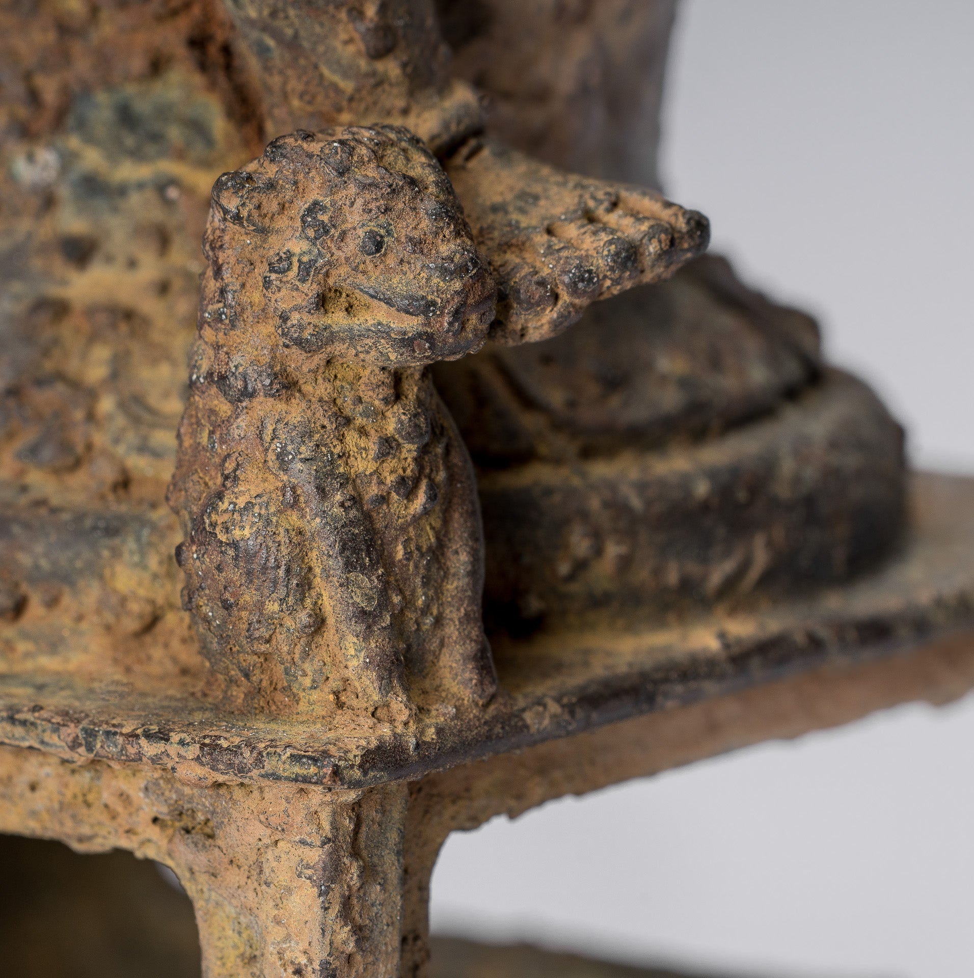 Ganesha Statue. Antike javanische Stil Bronze Sitzende indonesische Ganesha Statue mit 25cm/10"