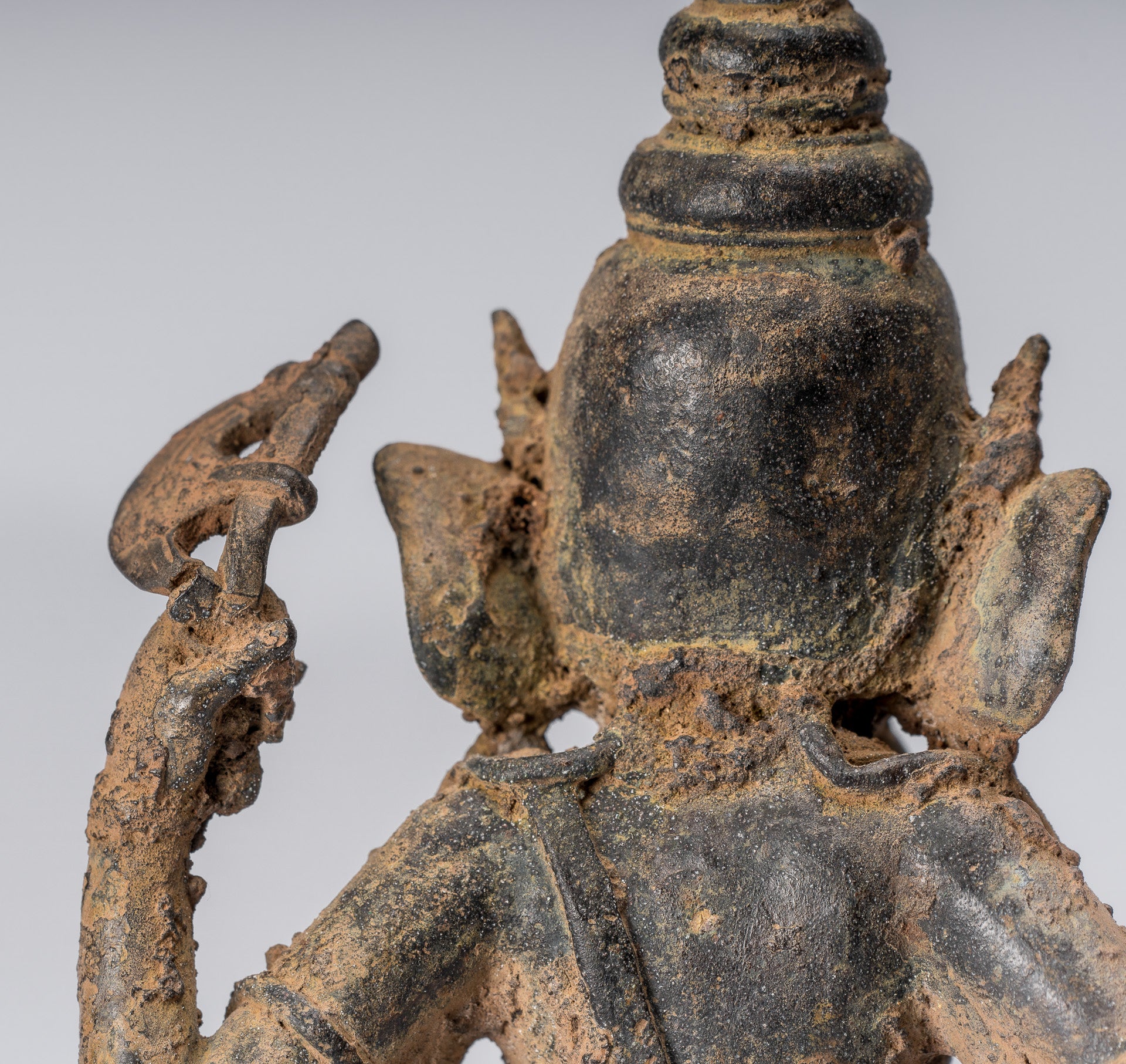 Ganesha Statue. Antike javanische Stil Bronze Sitzende indonesische Ganesha Statue mit 25cm/10"