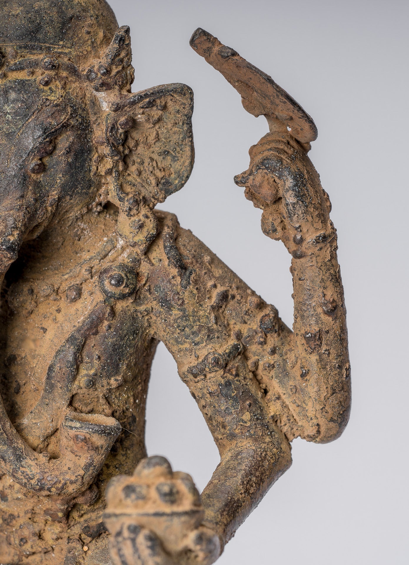 Ganesha Statue. Antike javanische Stil Bronze Sitzende indonesische Ganesha Statue mit 25cm/10"