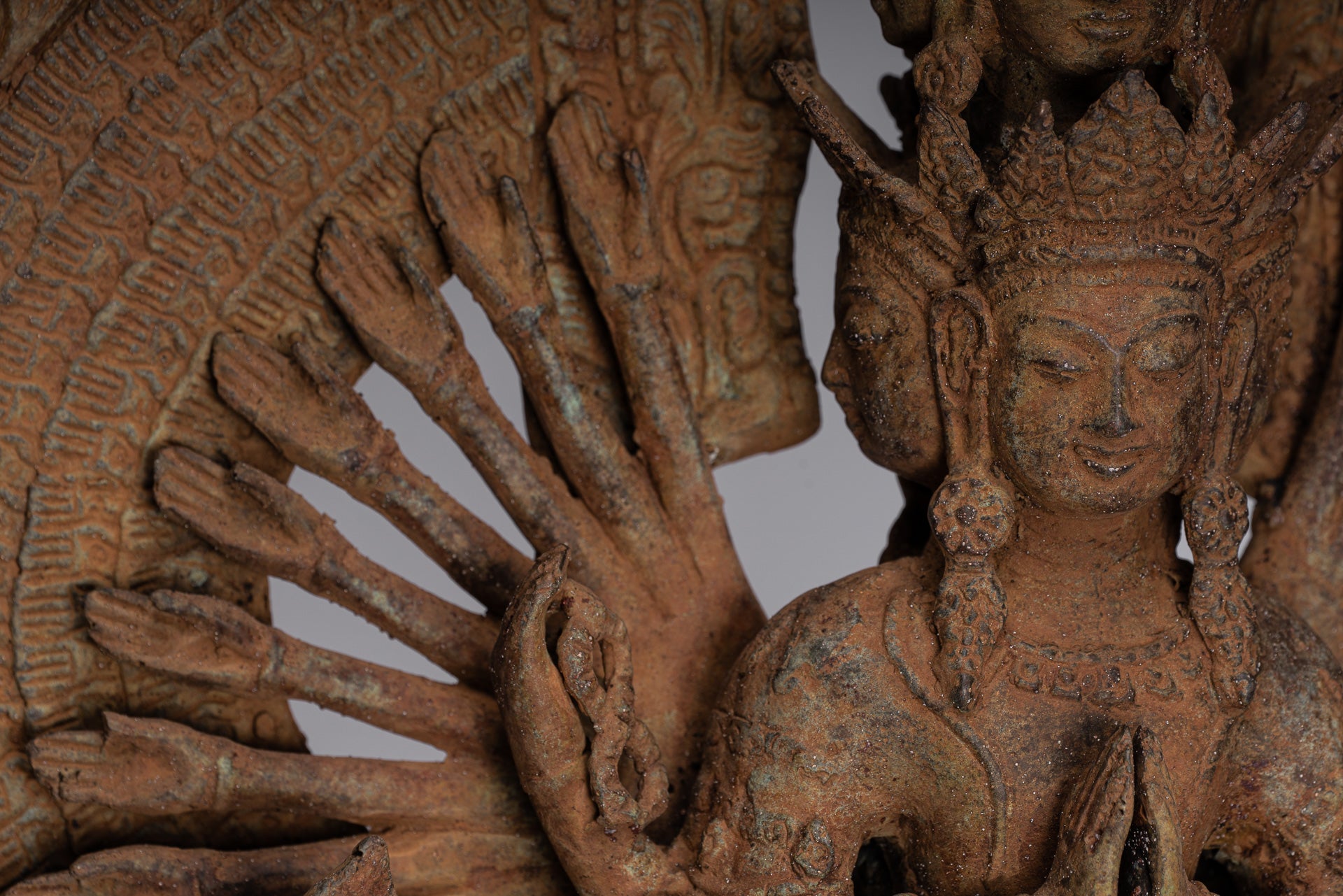 Statue Bodhisattva - Antique stile indonesiano Javanese 1000 ARM AVALOKETISHVARA BODHISATTVA STATUE - 61 cm/24 "