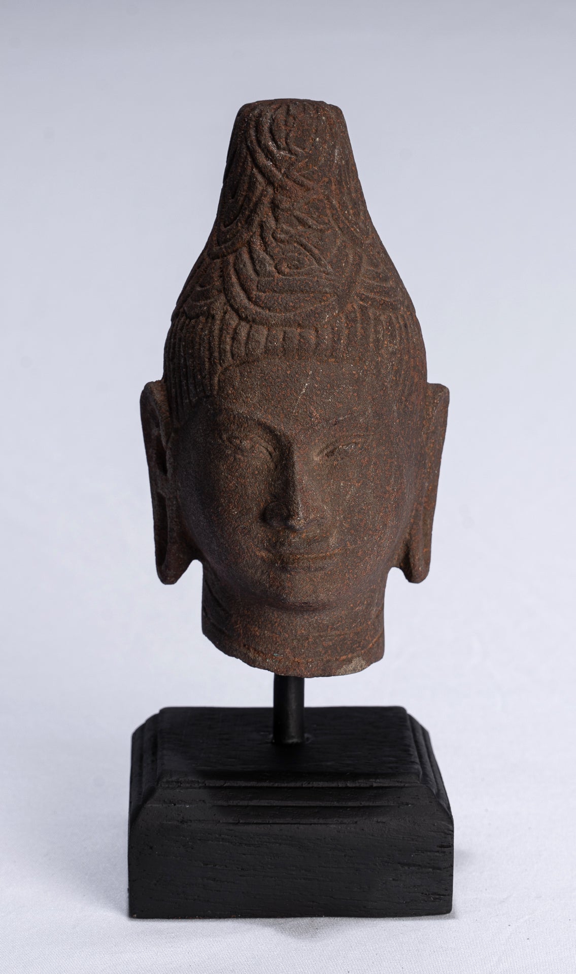 Tête de Bouddha – Statue de tête de Bouddha en pierre de style khmer antique – 20 cm.