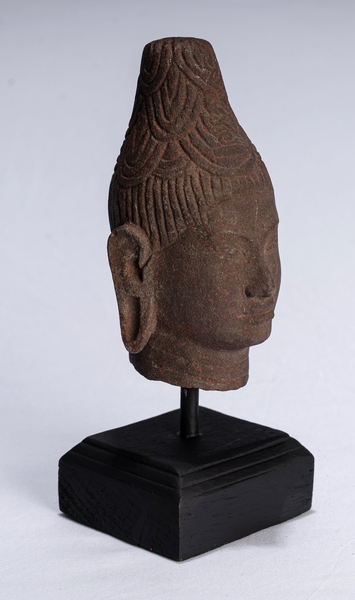 Tête de Bouddha – Statue de tête de Bouddha en pierre de style khmer antique – 20 cm.