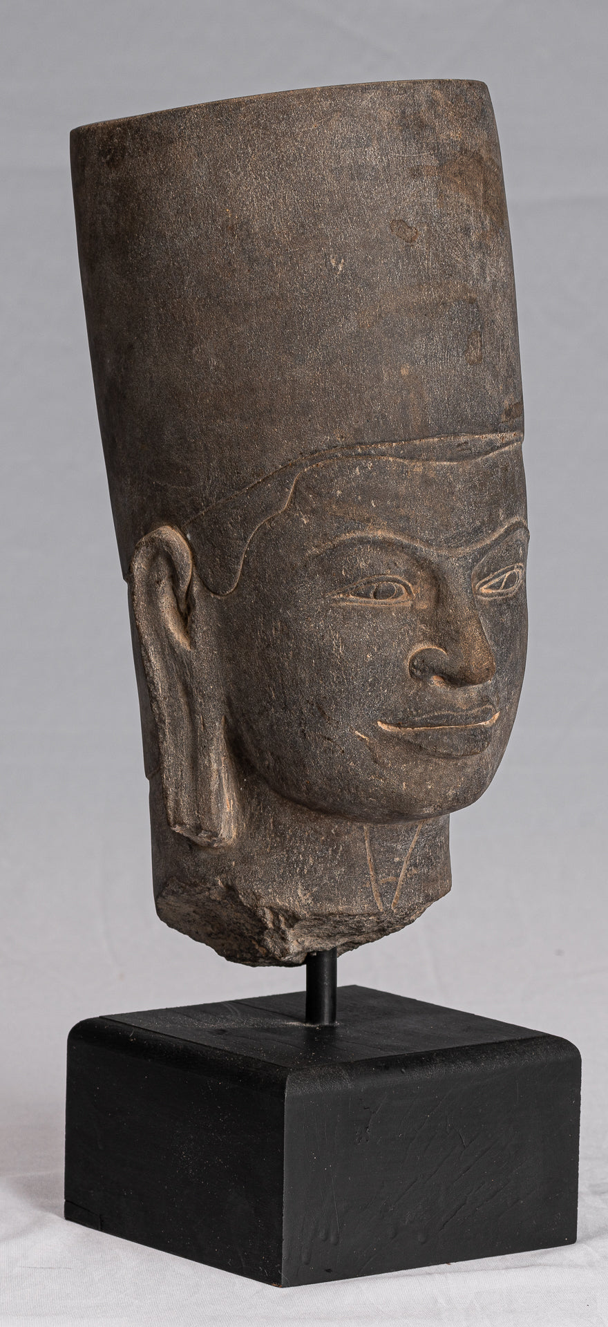 Statue Vishnu - Antique Phnom Da Style Stone Monted Vishnu Head - 37cm/15 "