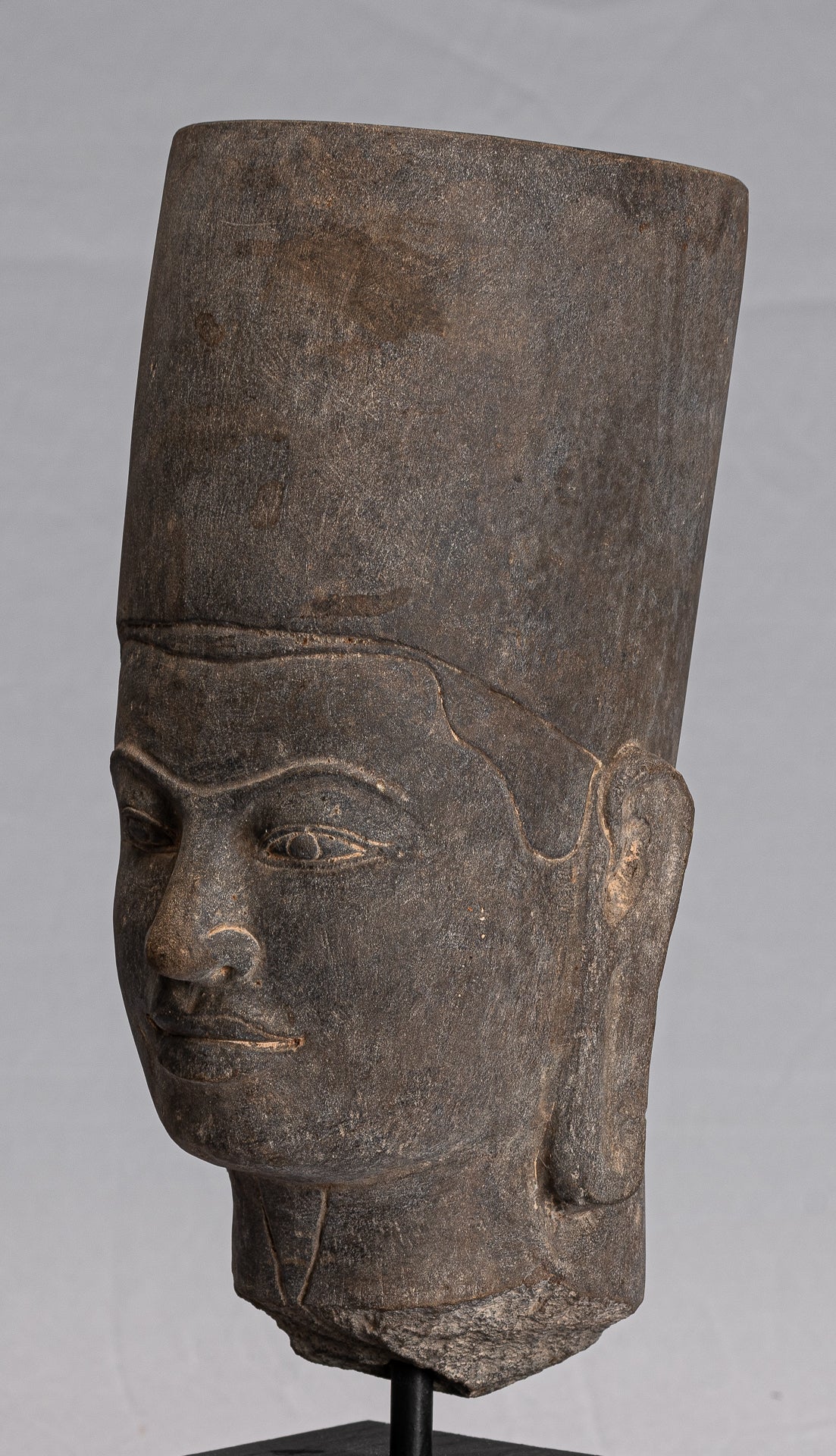 Statue Vishnu - Antique Phnom Da Style Stone Monted Vishnu Head - 37cm/15 "