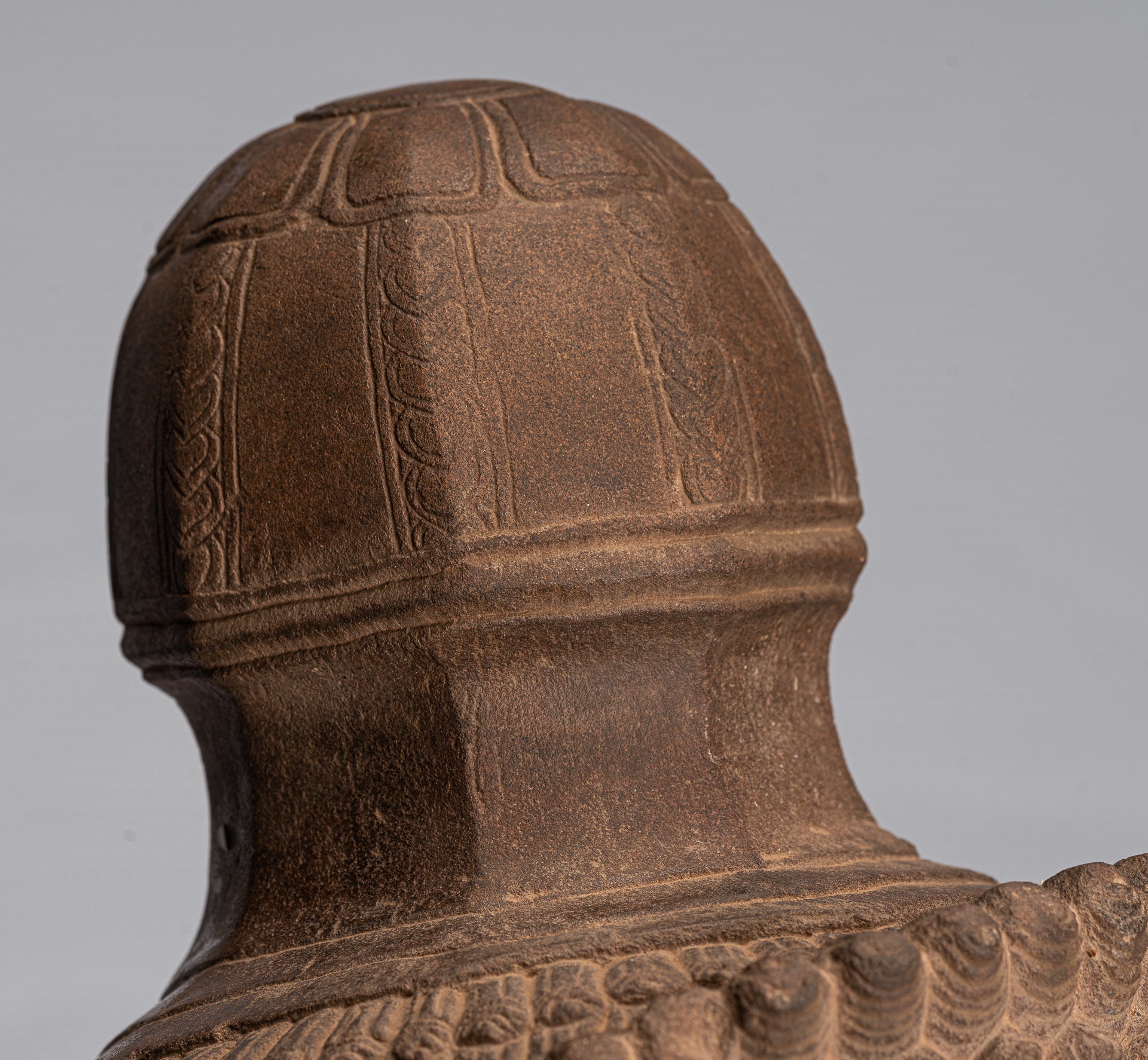 Antiker, auf Khmer-Stein montierter Dvarapala-Tempelwächter im Angkor Wat-Stil – 50 cm.