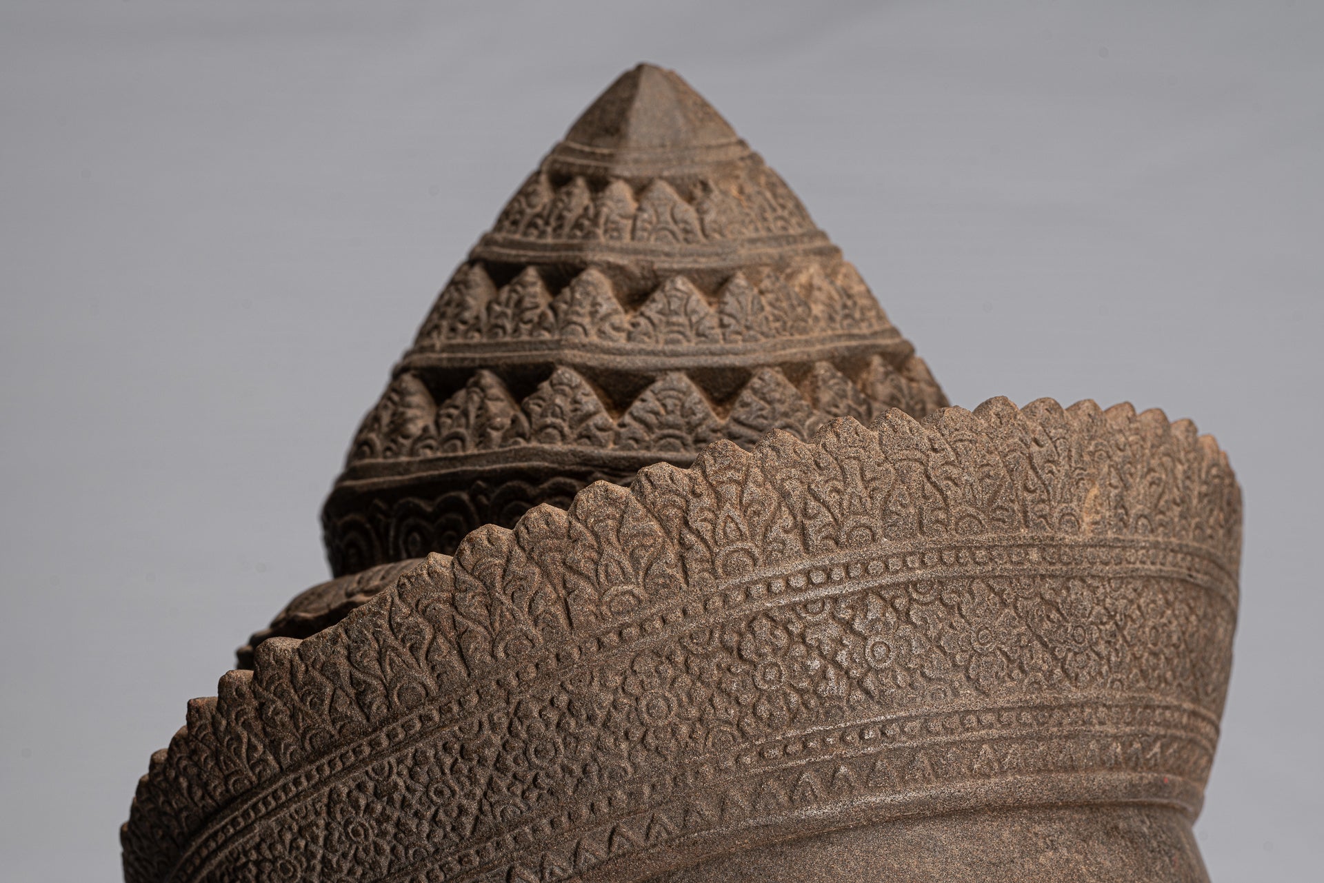 Vishnu Statue - Antique Banteay Srei Style Stone Mounted Khmer Vishnu Head - 57cm / 23"