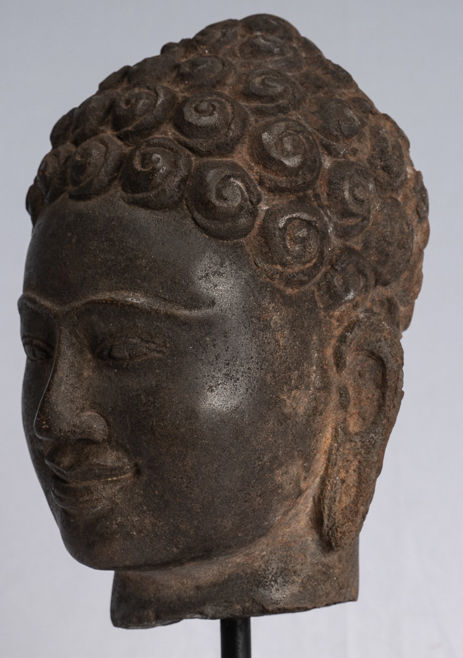 Buddha-Statue – antike thailändische Stein-Buddha-Kopf-Statue im Dvaravati-Stil – 22 cm.