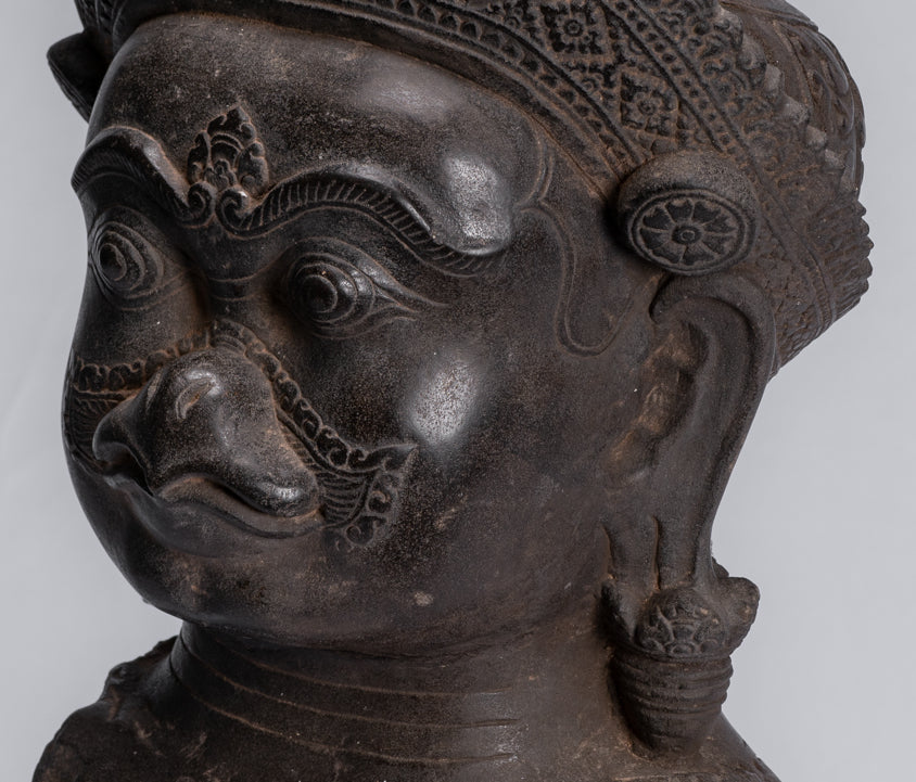 Statue Garuda - Statue antique en pierre de style Banteay Srei Khmer Garuda Vishnu - 46 cm/18"