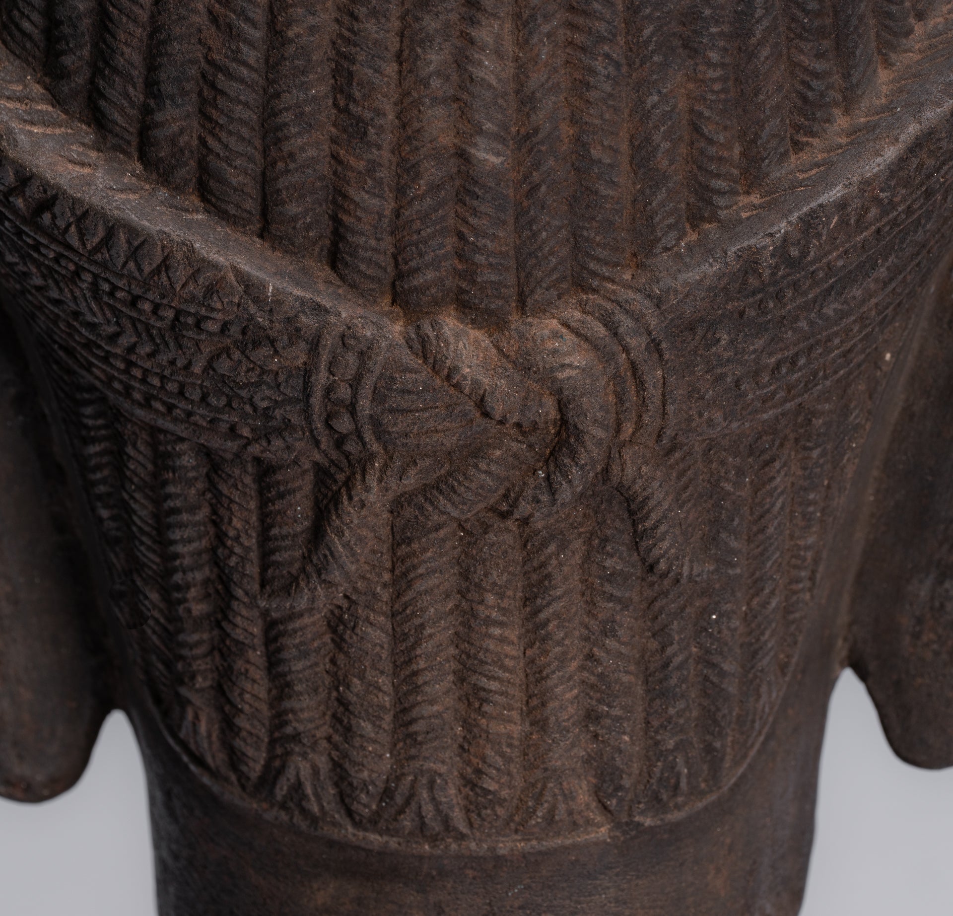 Statue Vishnu - Antique Banteay Srei Stone Stone Monted Khmer Vishnu Head - 35cm / 14 "