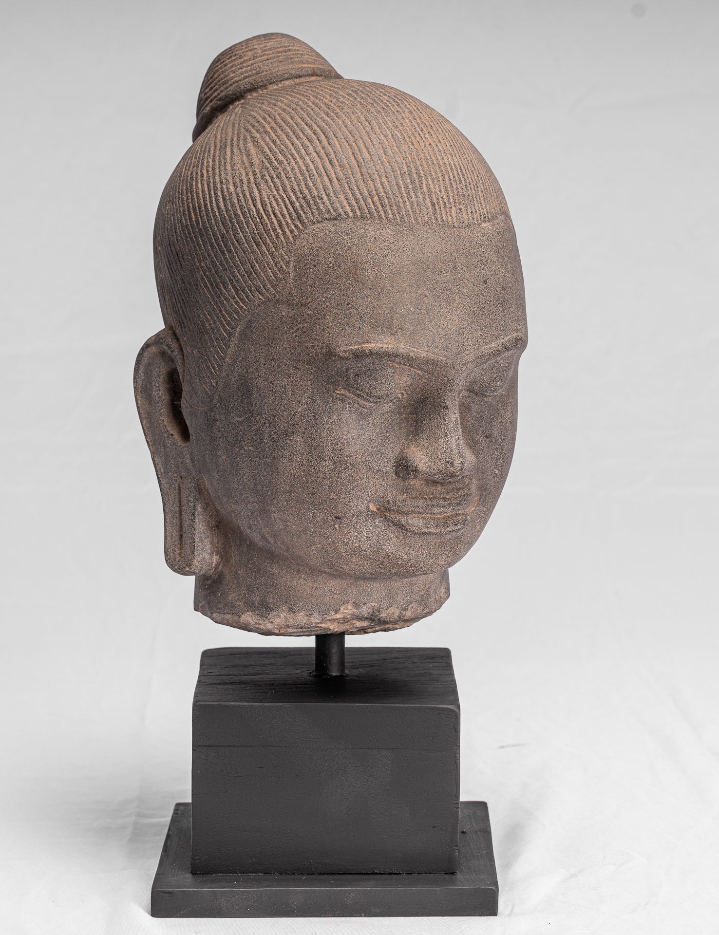 Statua di Jayavarman - Stone montato in stile Khmer Antique Jayavarman VII Statua della testa - 40 cm/16 "