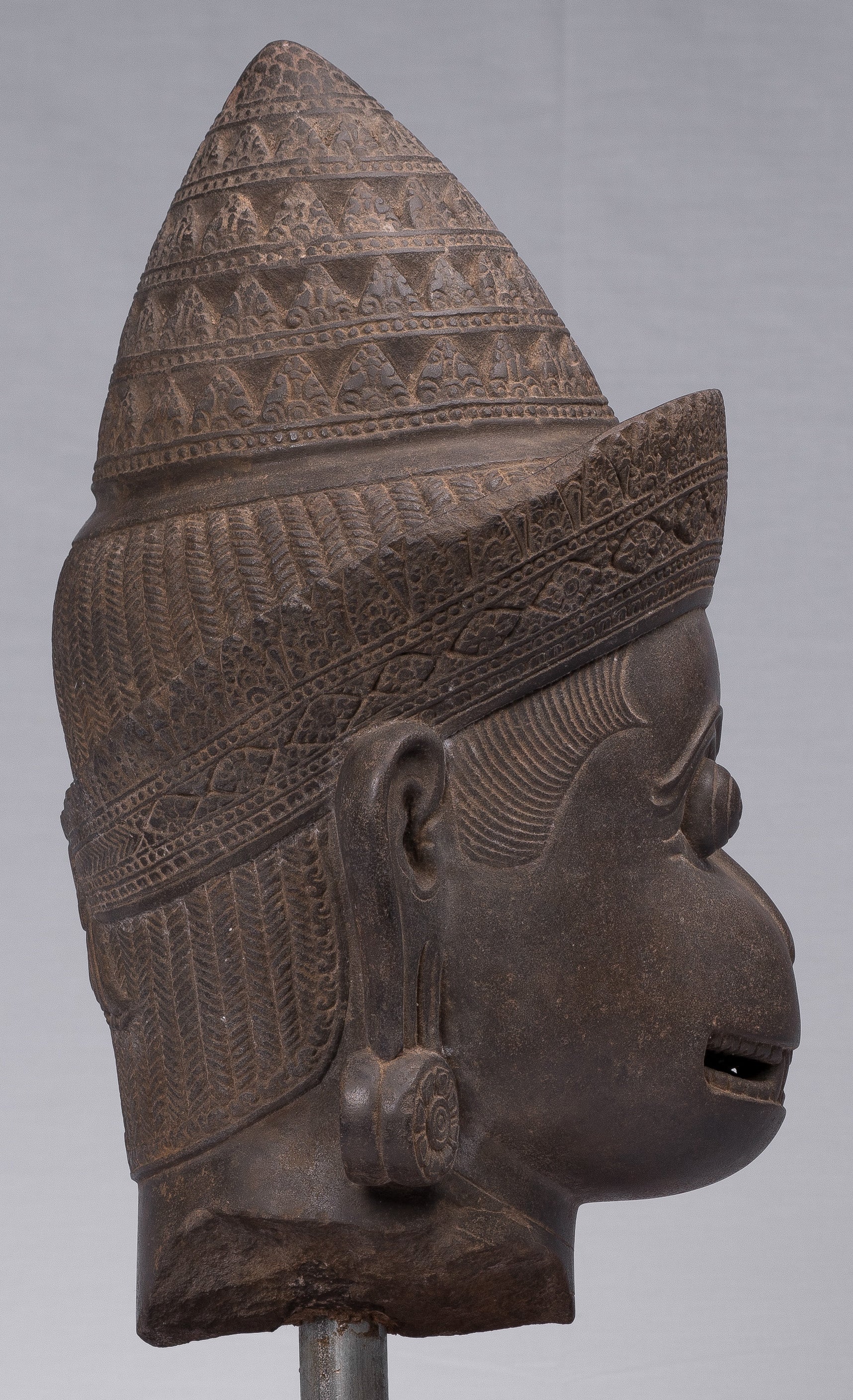 Antique Khmer Style Stone Banteay Srei Hindu God Hanuman Statue - 55 cm/22 "di altezza