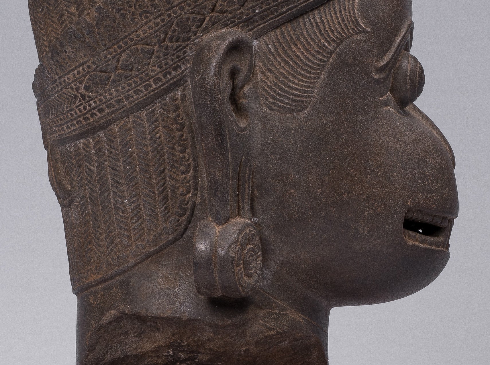 Antique Khmer Style Stone Banteay Srei Hindu God Hanuman Statue - 55 cm/22 "di altezza