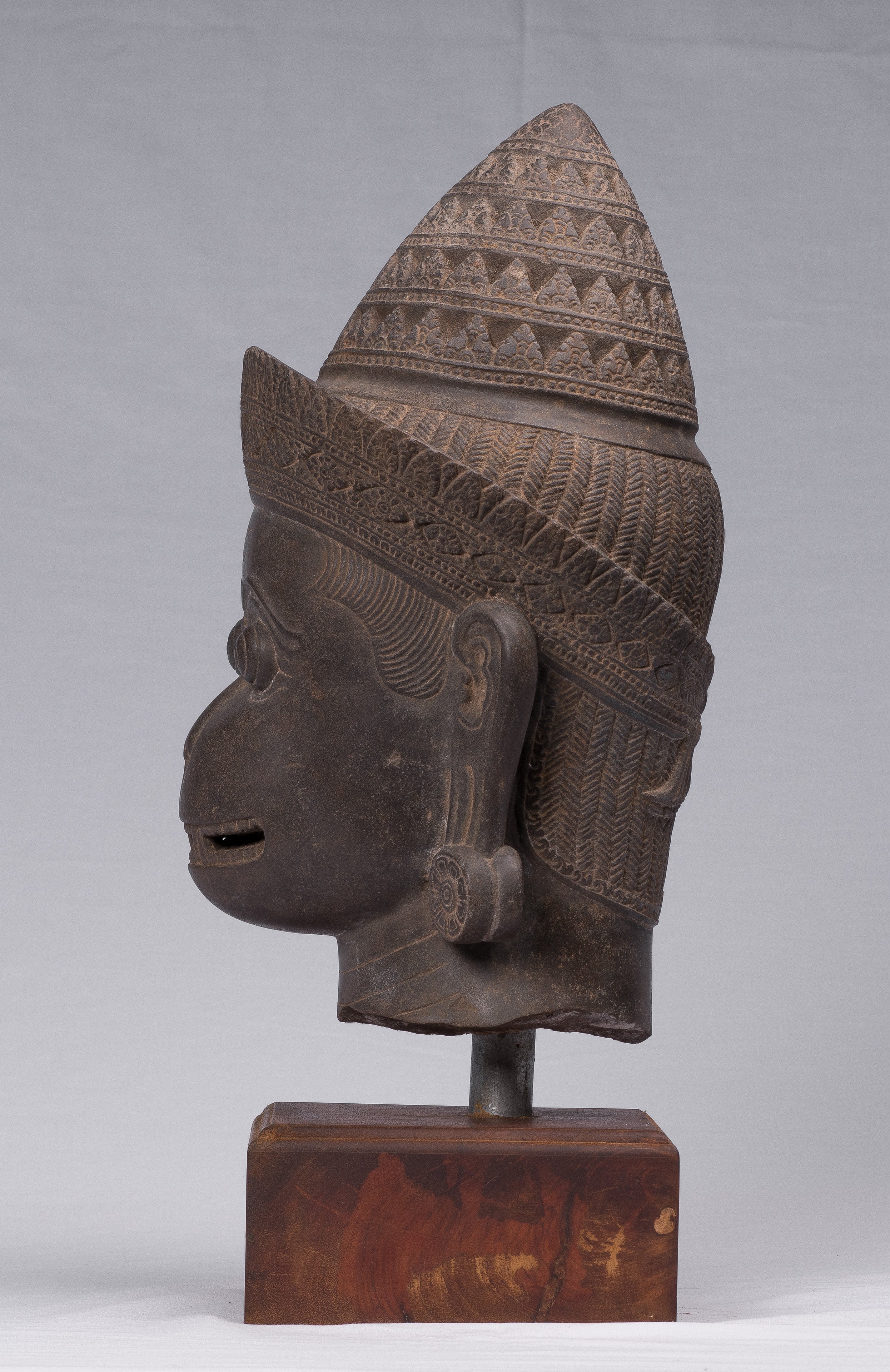 Antique Khmer Style Stone Banteay Srei Hindu God Hanuman Statue - 55 cm/22 "di altezza