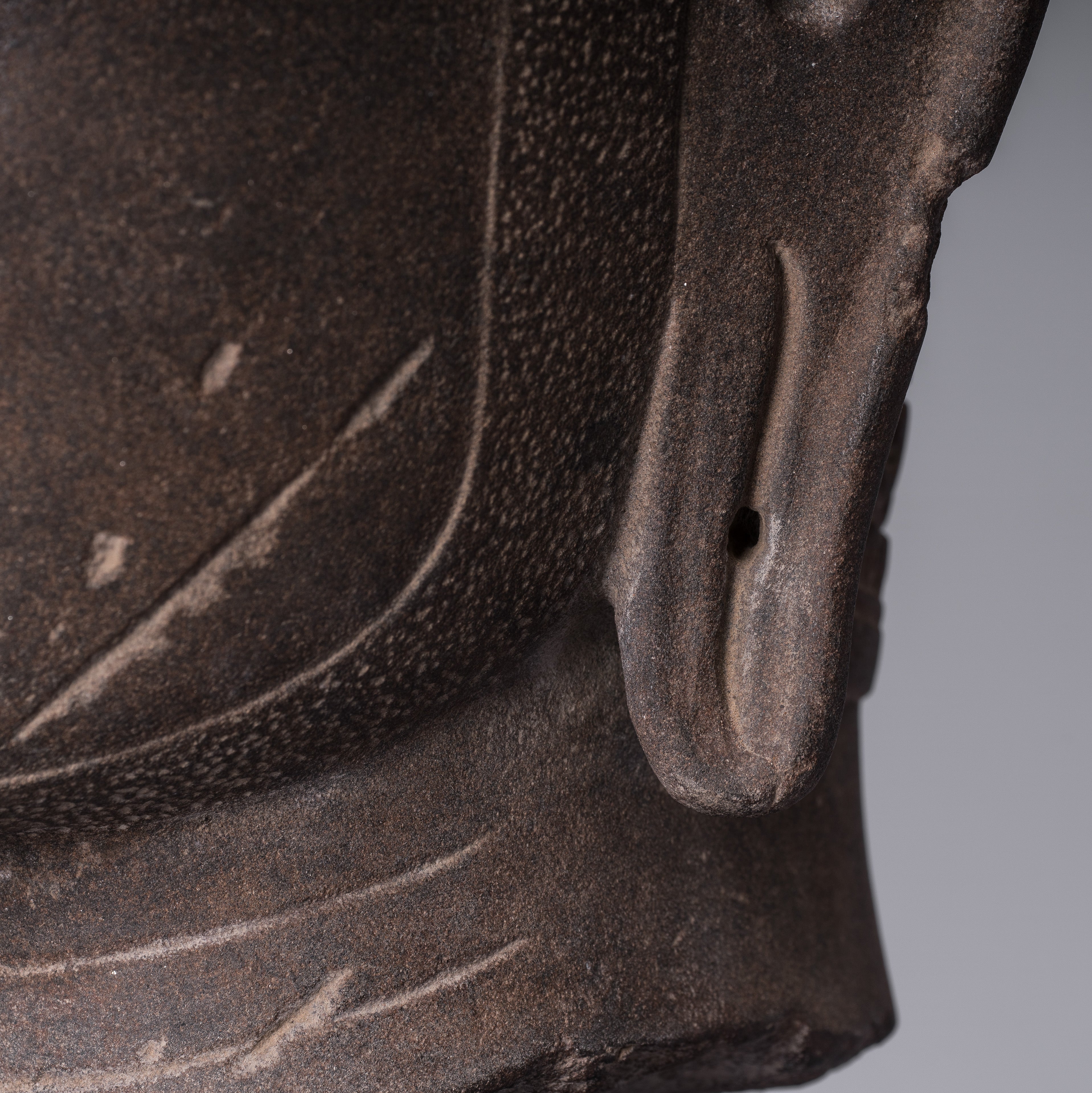 Statue Vishnu - Antique Banteay Srei Stone Stone Monted Khmer Vishnu Head - 56cm / 22 "