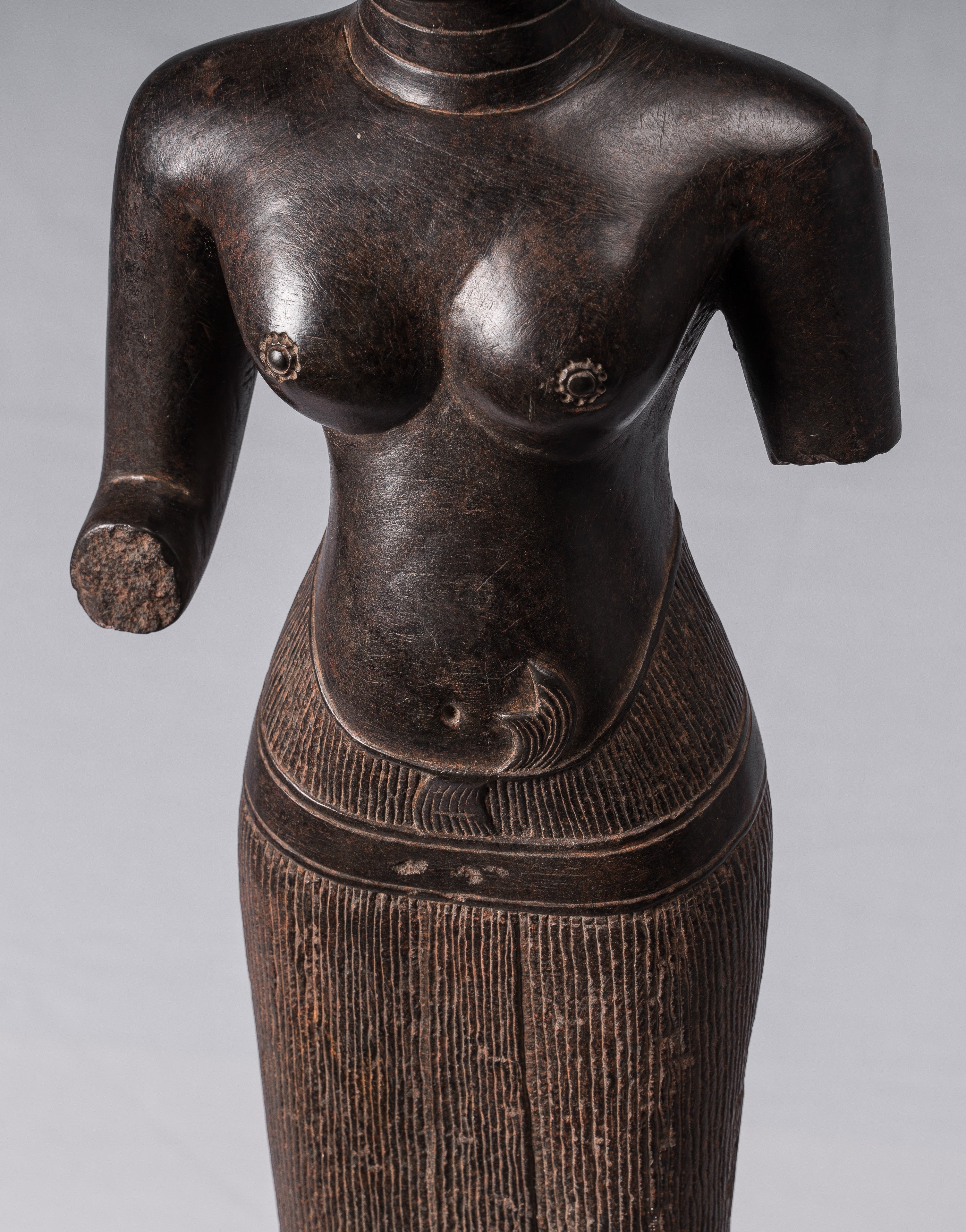 Lakshmi Statue - Antique Baphuon Stone Stone Lakshmi / Devi Consort of Vishnu Busto - 78cm / 31 "