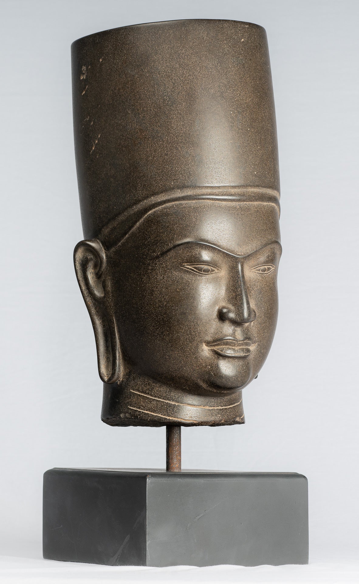 Antique Phnom DHA style khmer Vishnu tête - protecteurs et conservateurs - 54cm / 22 "