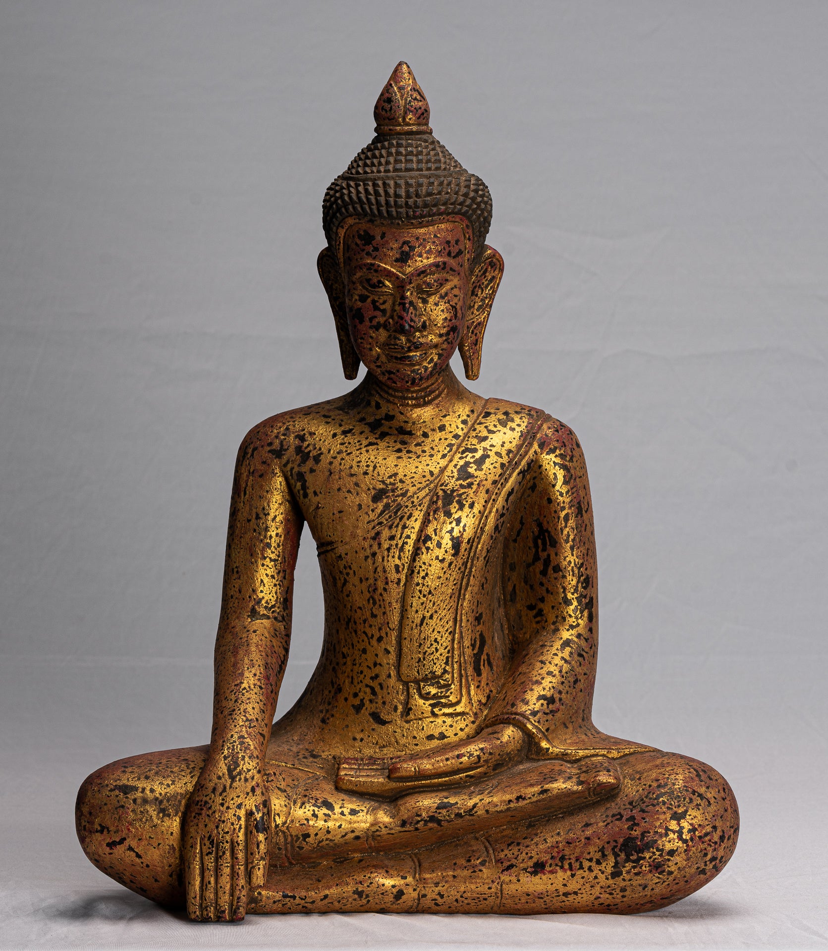 Buddha-Statue – Antiker Khmer-Stil Südostasien, sitzende Erleuchtungs-Buddha-Statue aus Holz – 50 cm/50,8 cm