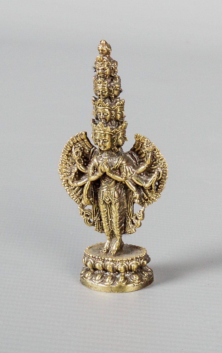 Thailand Sahasrabhuja Avalokitesvara-Statue aus Messing – 8,5 cm hoch