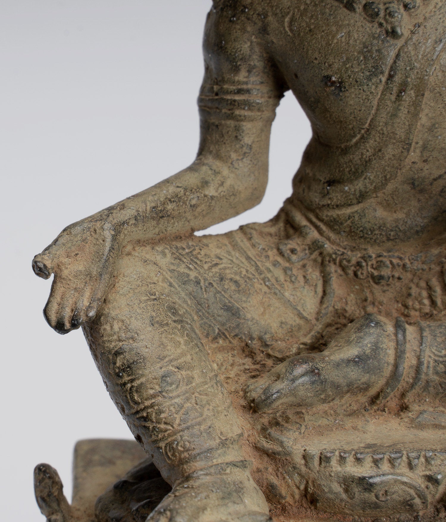 Statue de Tara – Statue antique de style Java Majapahit assise en bronze Devi Tara – 18 cm/7"