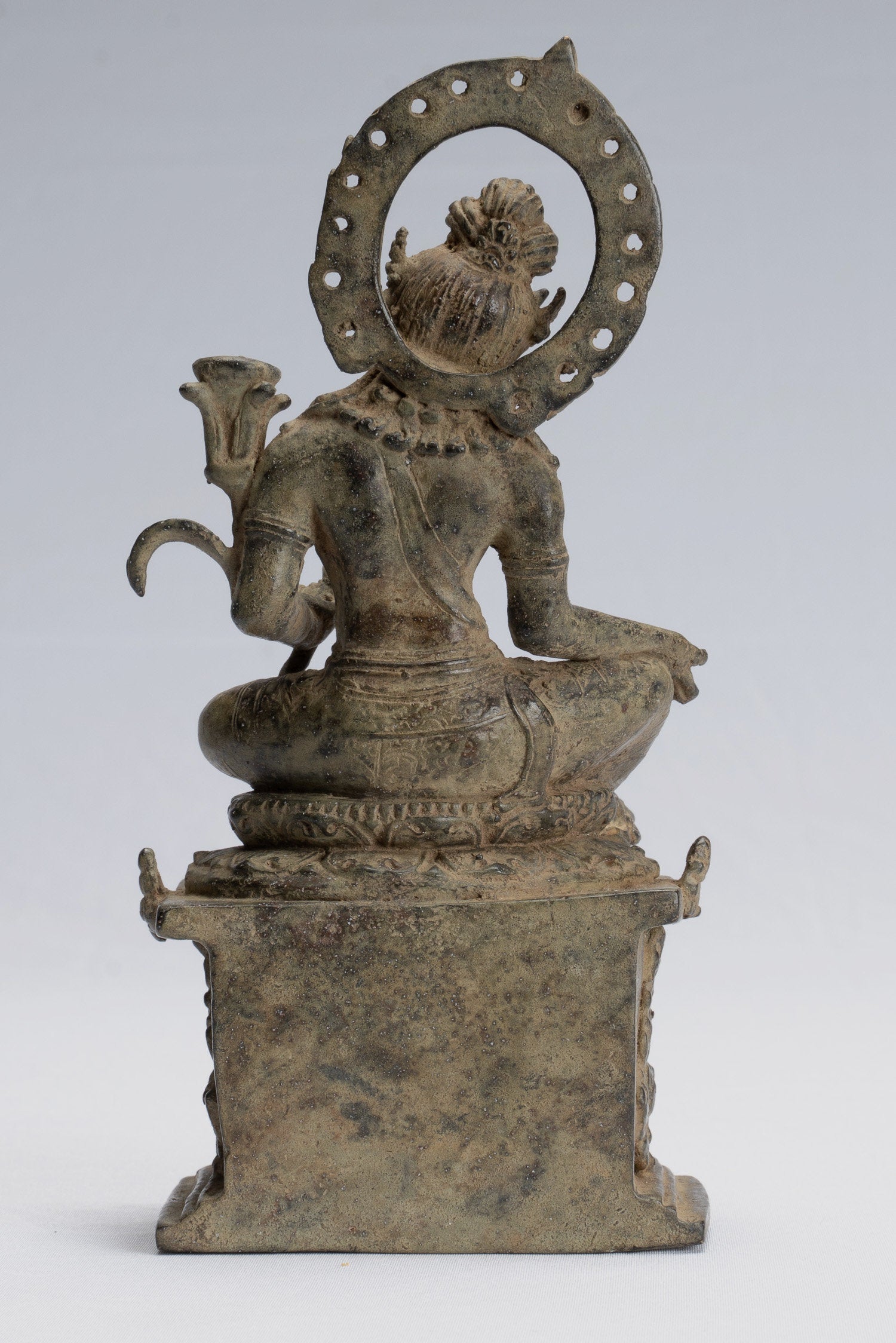 Statue de Tara – Statue antique de style Java Majapahit assise en bronze Devi Tara – 18 cm/7"