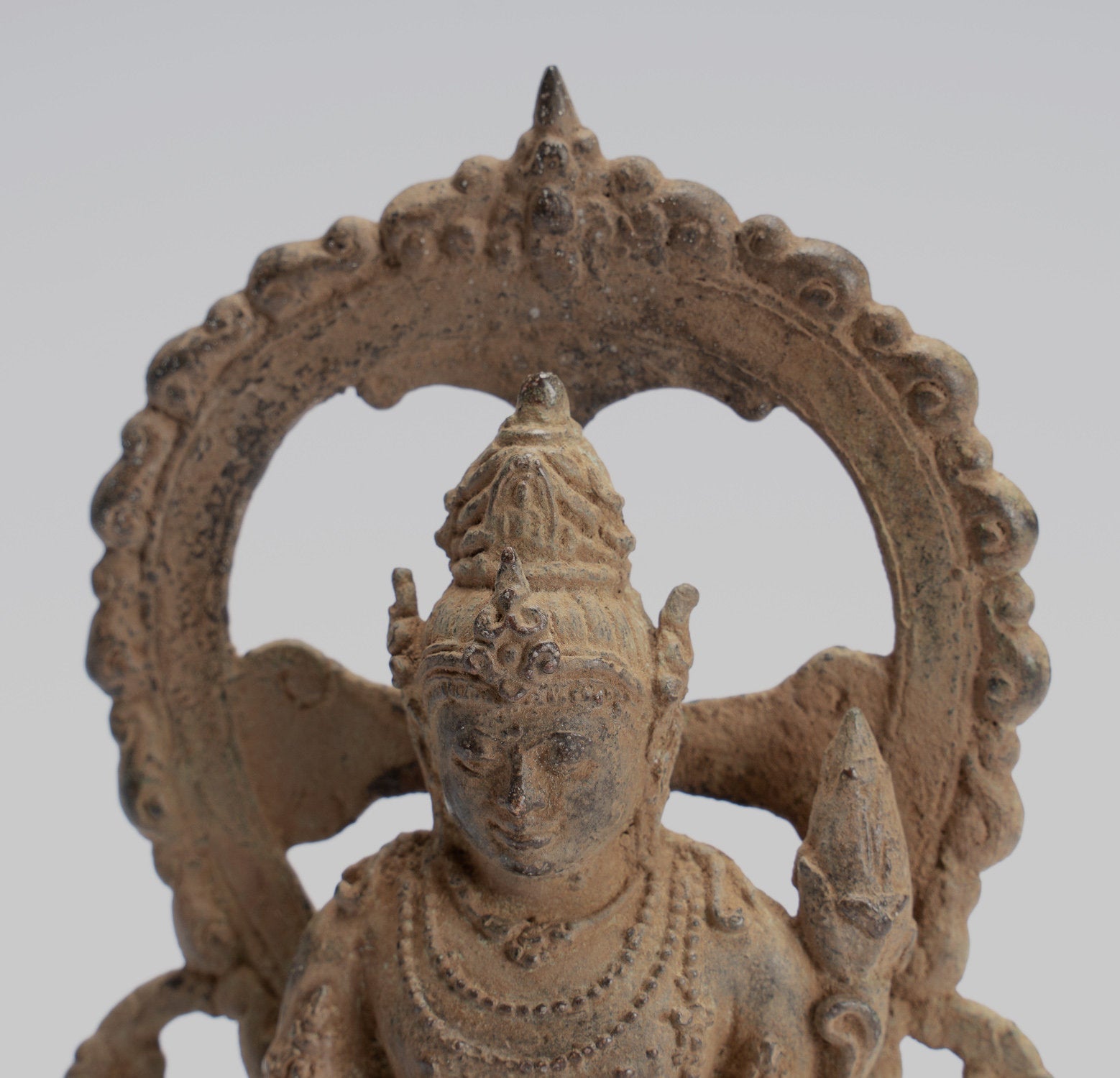 Vishnu - Antique Java Style Majapahit Seduto beneficenza in bronzo Vishnu Statua - 11cm/4 "