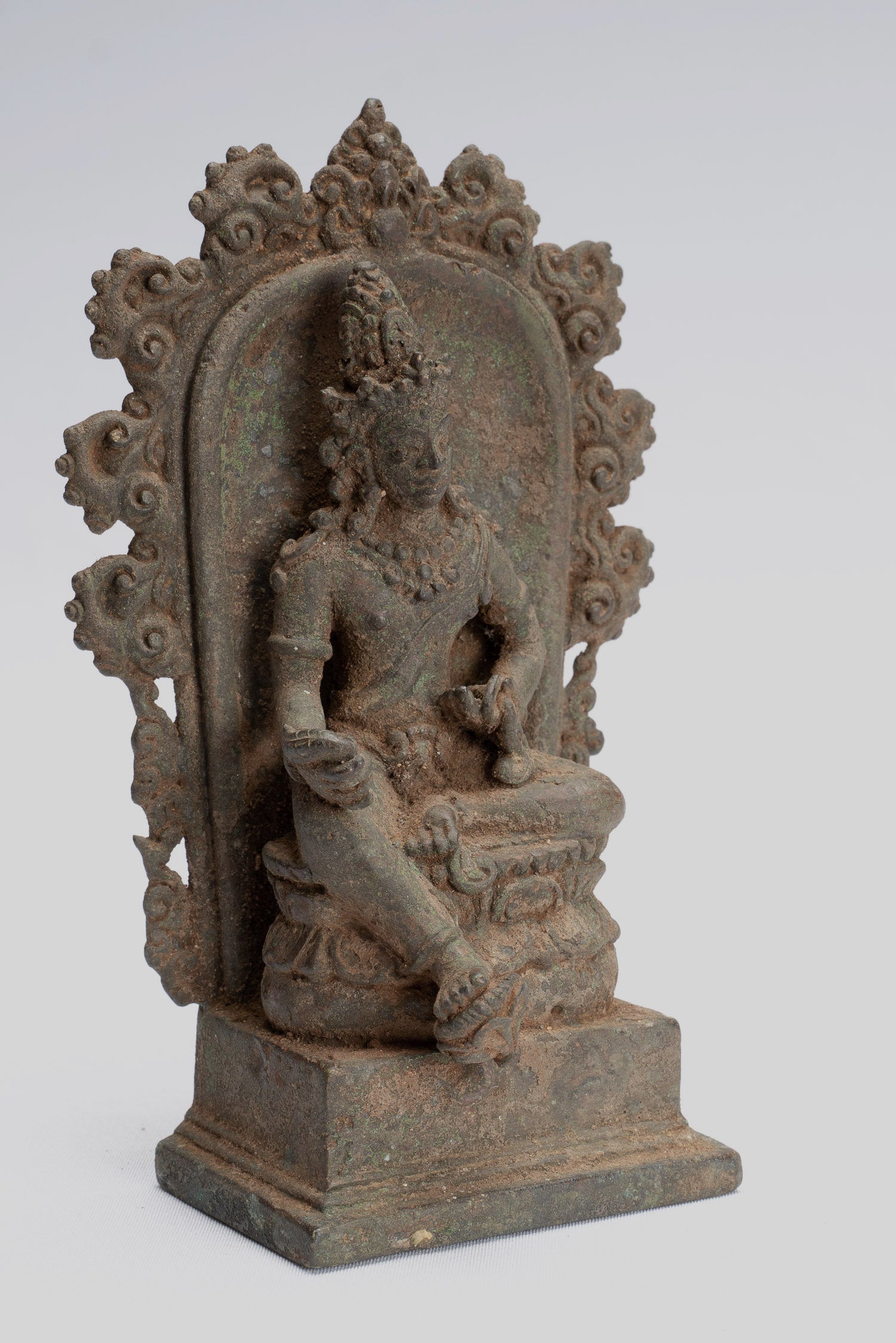 Shiva-Statue – antike javanische sitzende Shiva-Statue aus Bronze im indonesischen Stil – 14 cm.